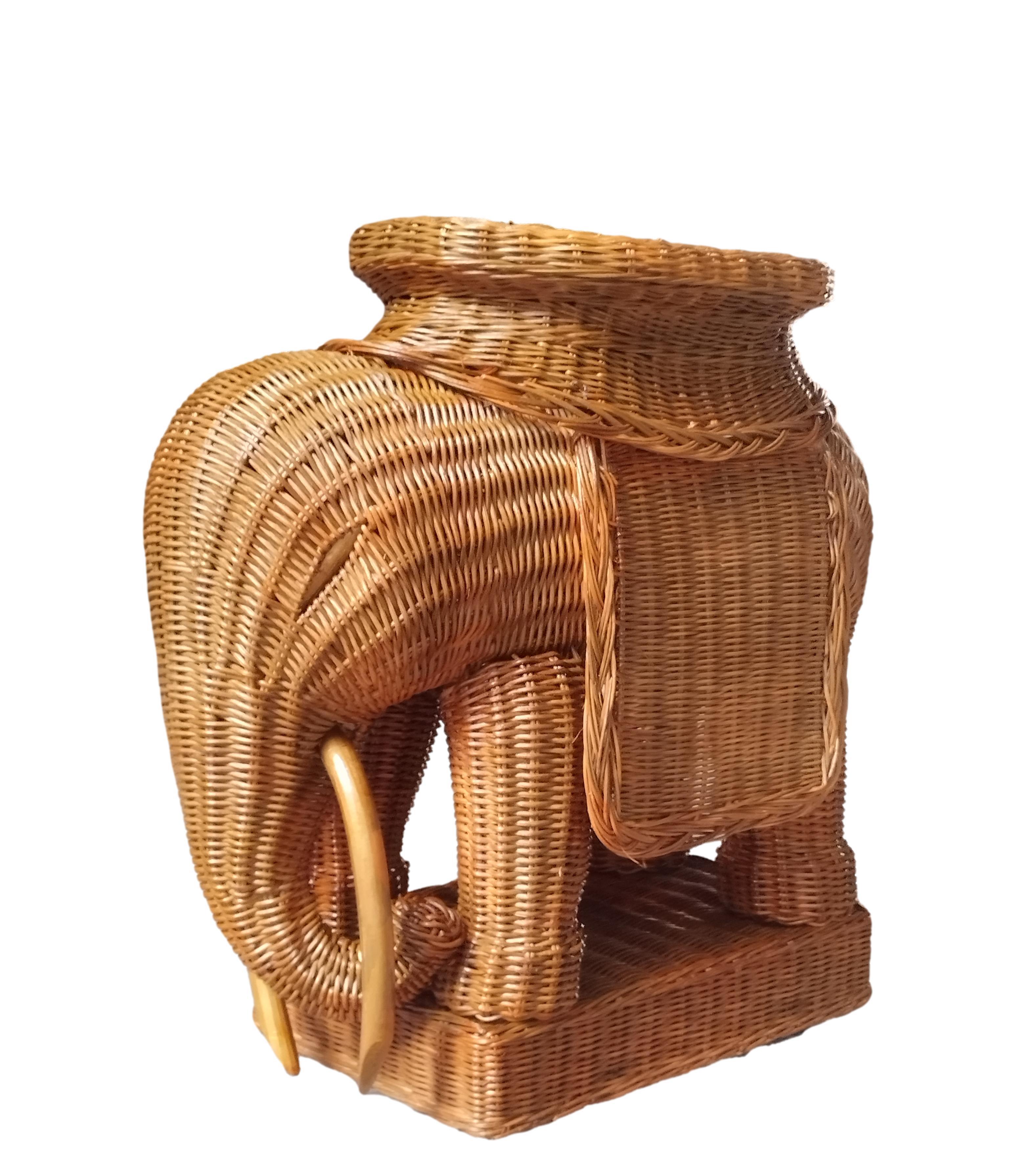 Small table or plant stand in woven rattan and wicker, Italy, 1960s. One ear missing.