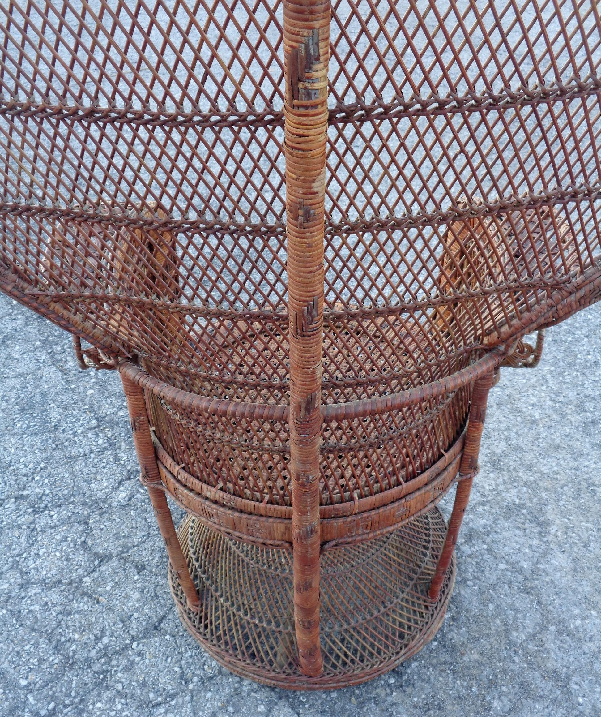 20th Century Wicker Rattan Emmanuelle Peacock Chair For Sale