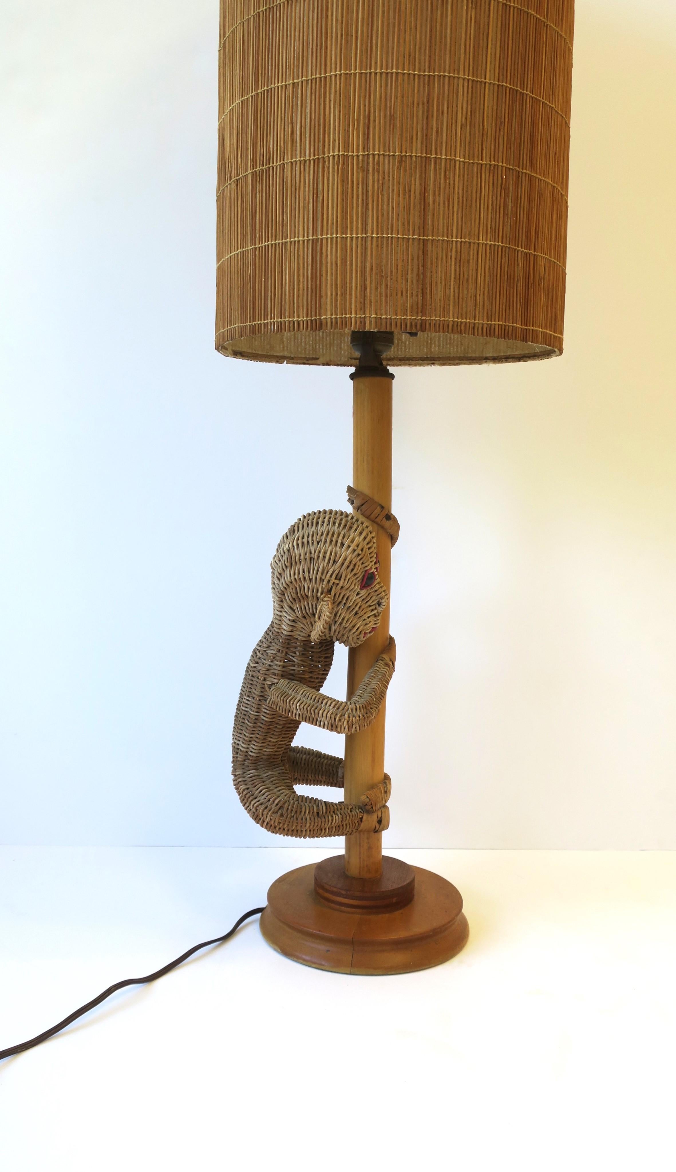 Wicker Rattan Monkey Lamp with Wicker Shade in the Lopez Style, circa 1970s In Good Condition For Sale In New York, NY