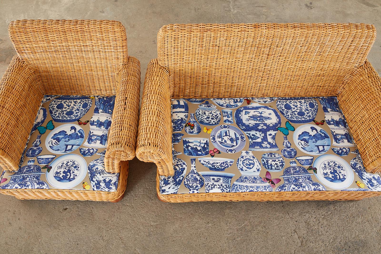 Hand-Crafted Wicker Rattan Settee and Armchair Chinoiserie Blue and White Upholstery For Sale