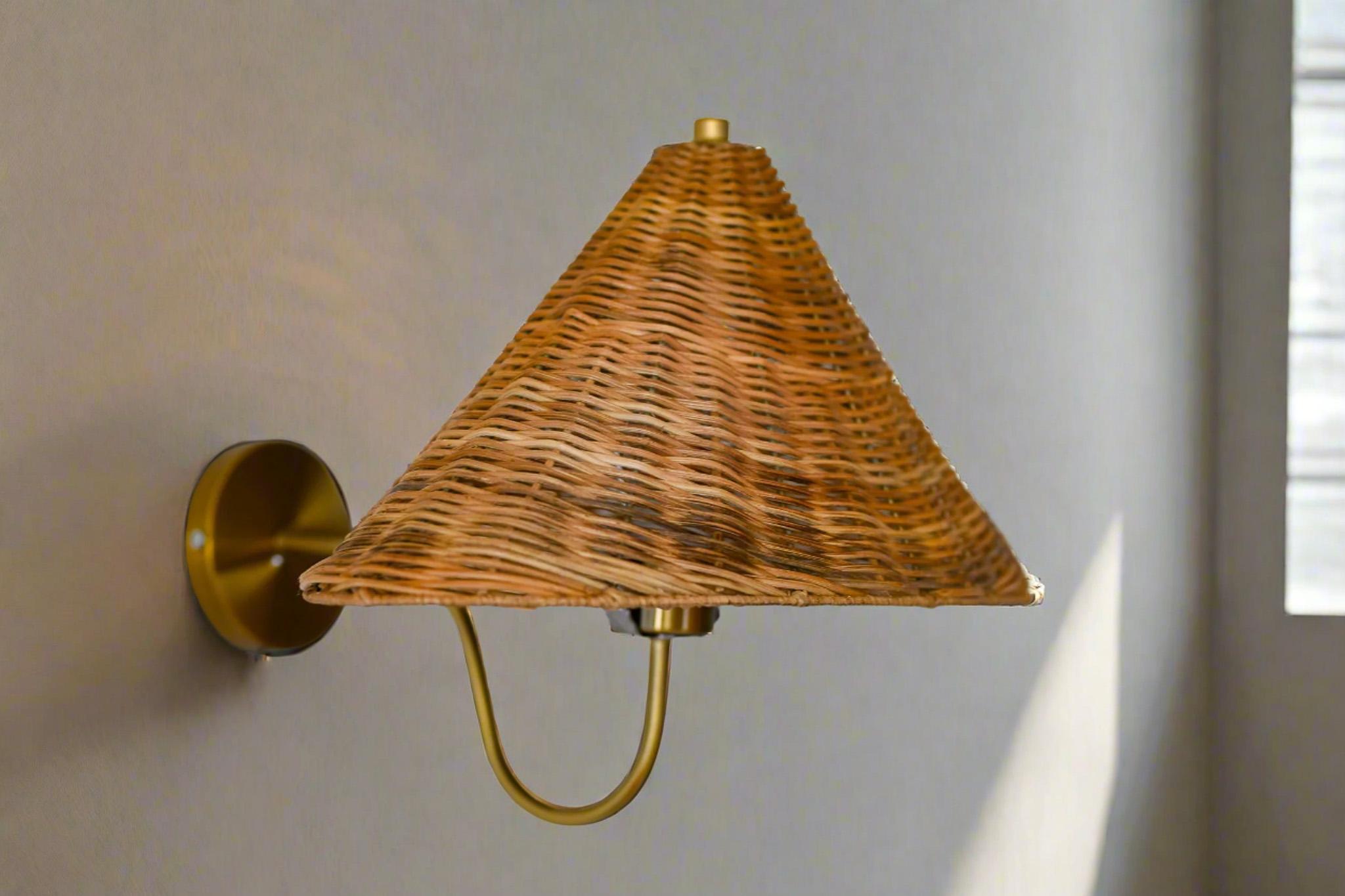 Mid-Century moderno Applique in vimini e rattan in vendita
