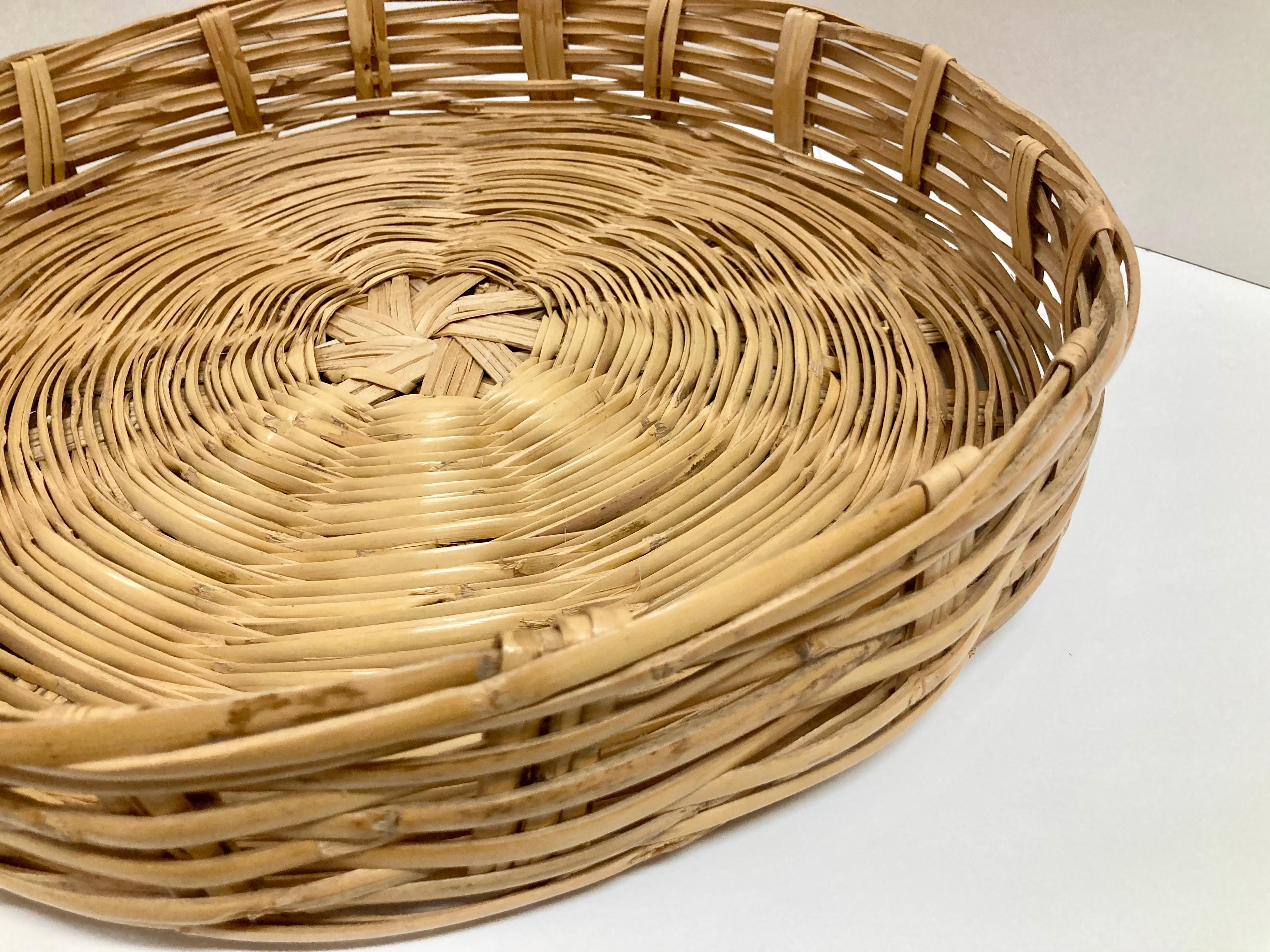 Wicker Round Breakfast Tray For Sale 1