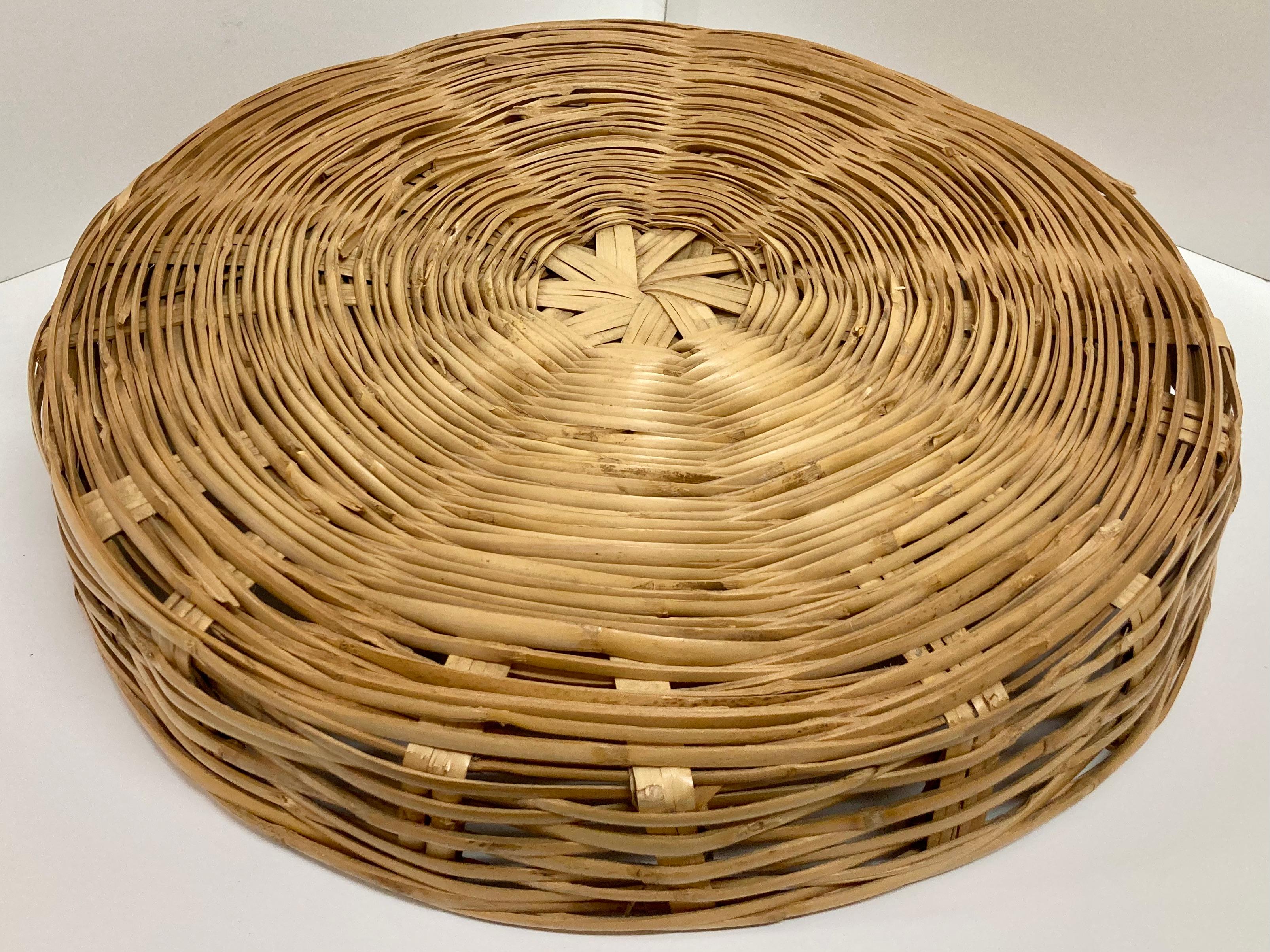 Wicker Round Breakfast Tray For Sale 3
