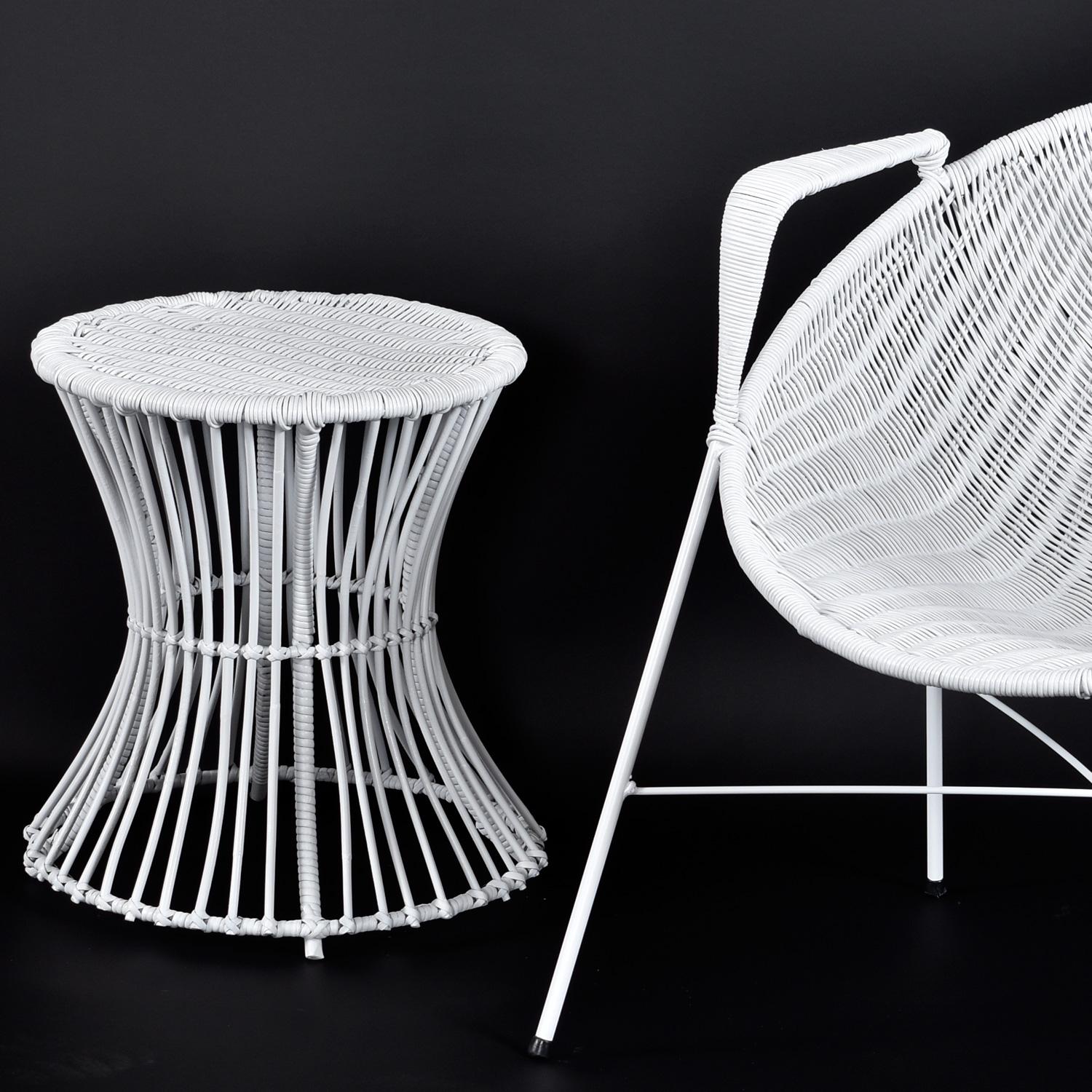 Salterini Radar-Stühle aus Korbweide mit Sockel und Beistelltischen, Sitzset aus Korbweide (Moderne der Mitte des Jahrhunderts) im Angebot