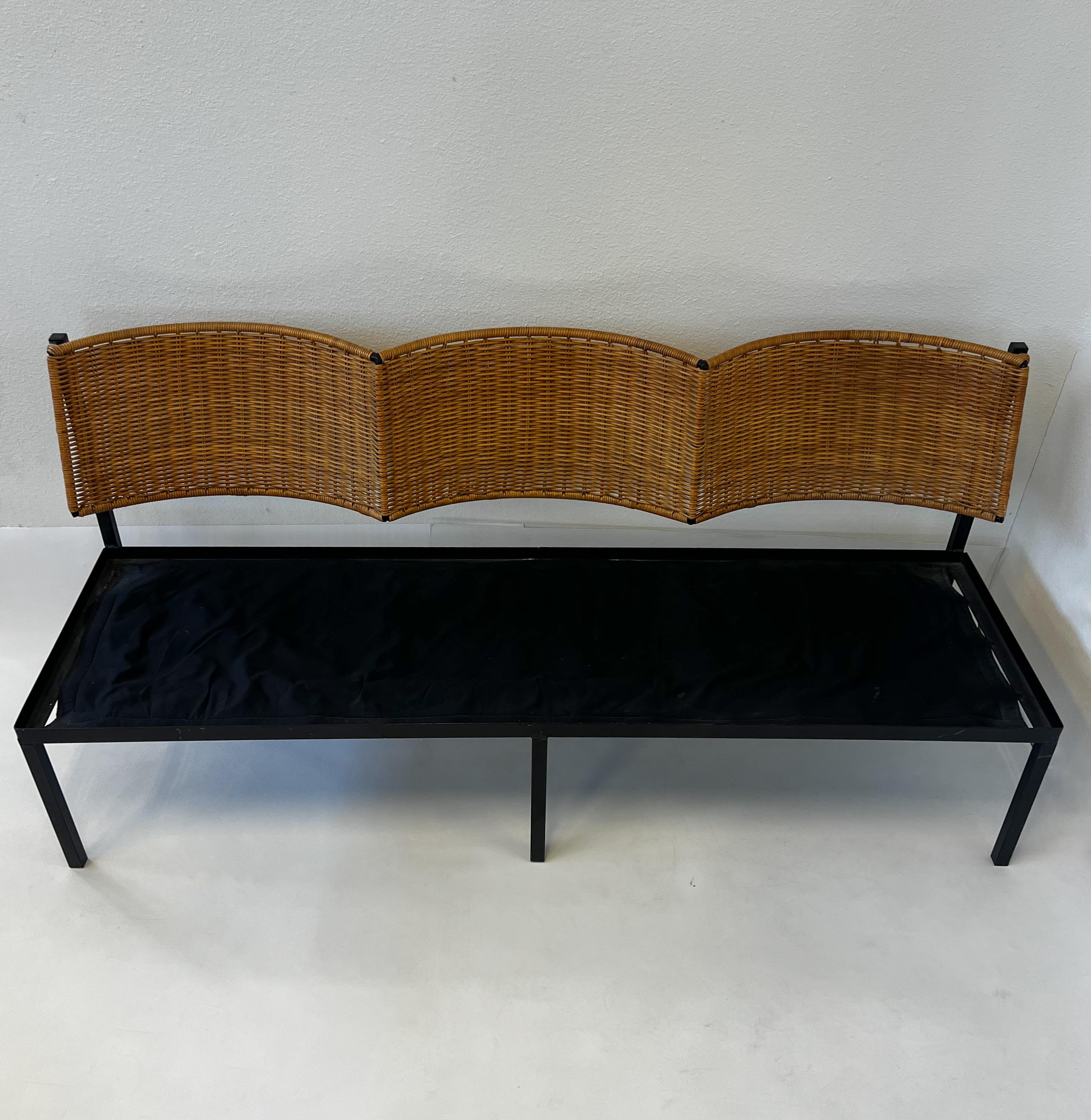 Wicker Scalloped Back Three Seater Sofa 1960’s In Good Condition For Sale In Palm Springs, CA