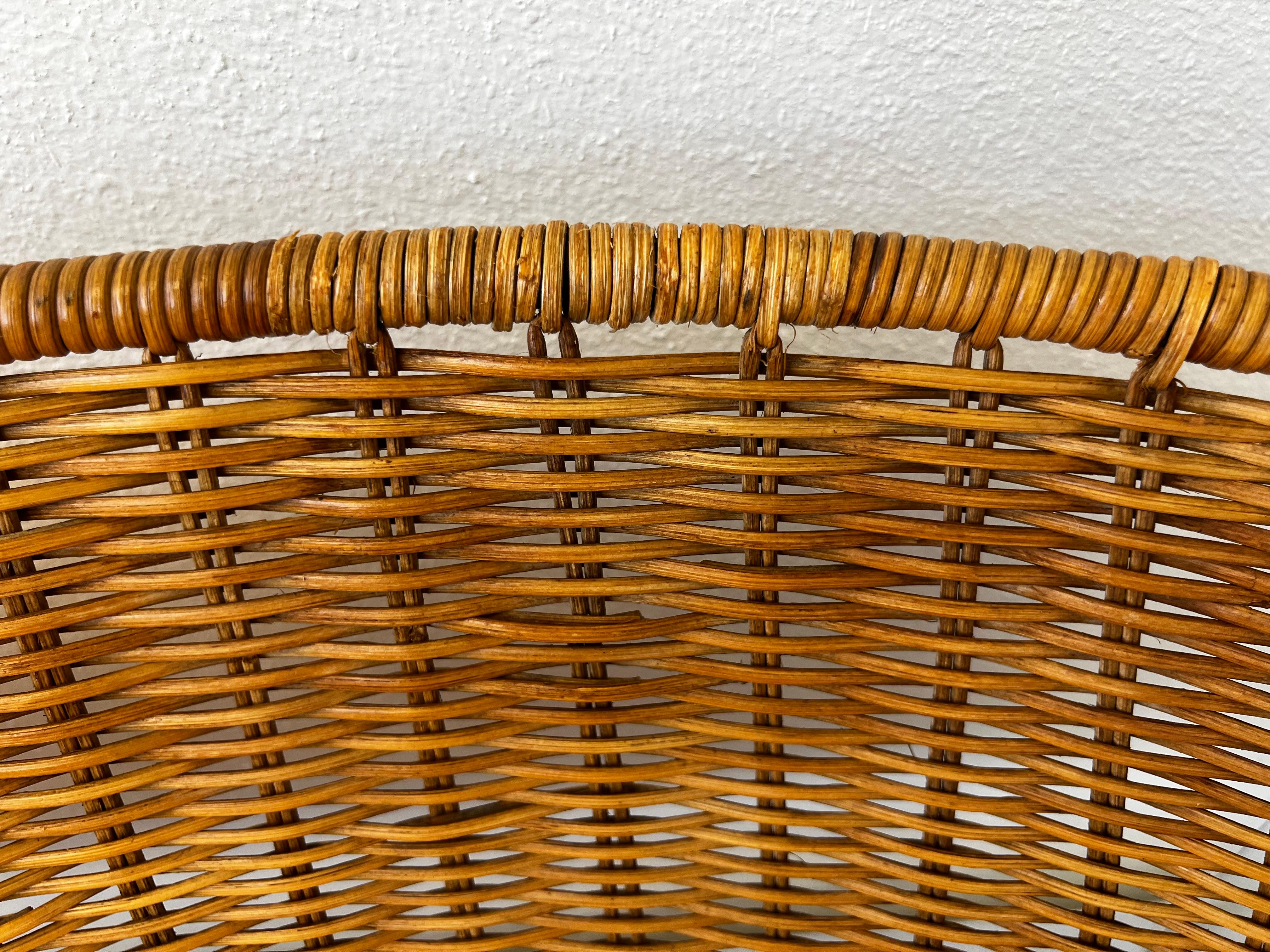 Wicker Scalloped Back Three Seater Sofa 1960’s For Sale 1