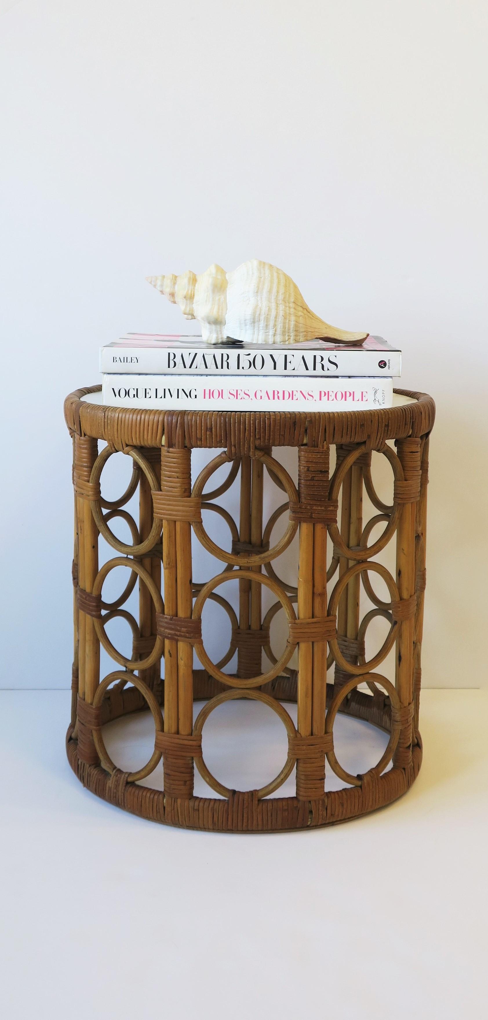 Wicker Round Side Drinks or End Table  For Sale 1