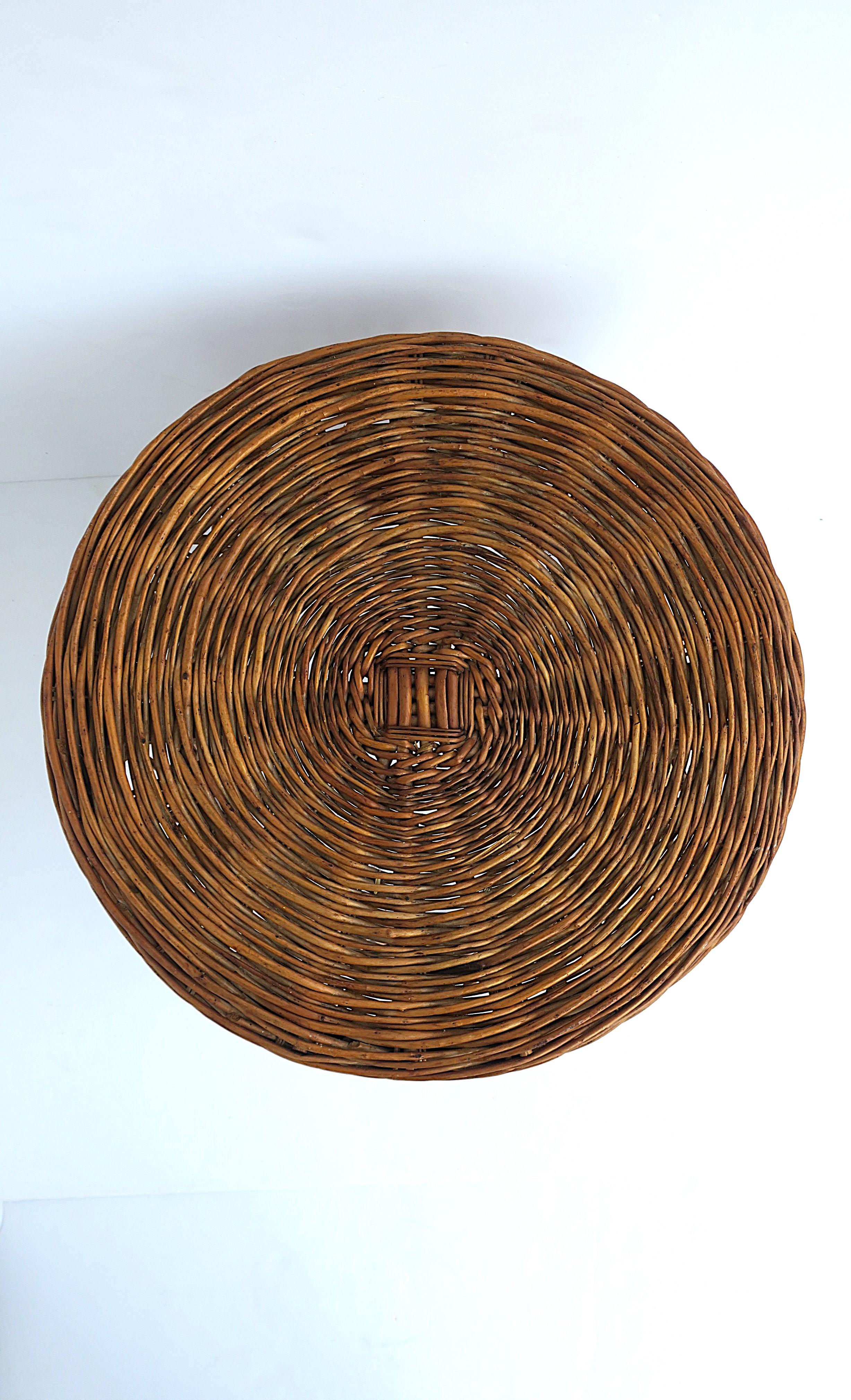 Wicker Side Table In Good Condition For Sale In New York, NY