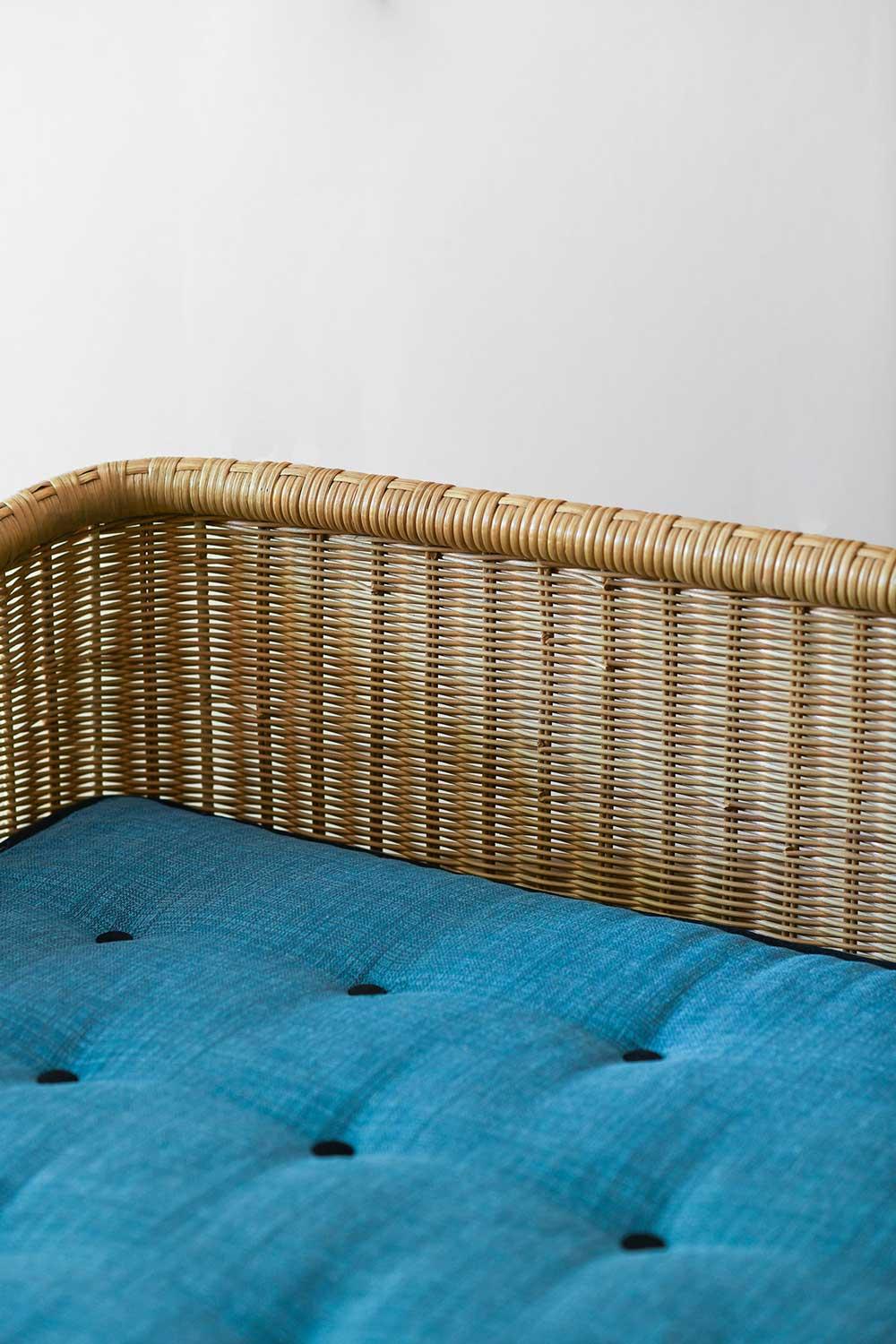 Wicker sofa complete with cushion 1