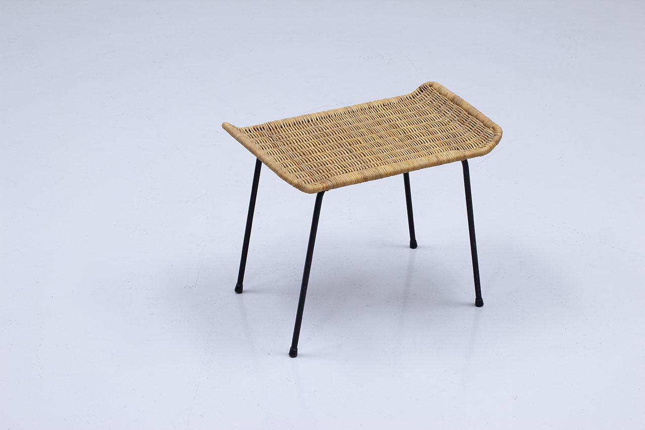 Wicker  stool  attributed  to  Swiss  designer Gian Franco Legler, manufactured during the 1950s. Made from cane with black lacquered
metal frame. 