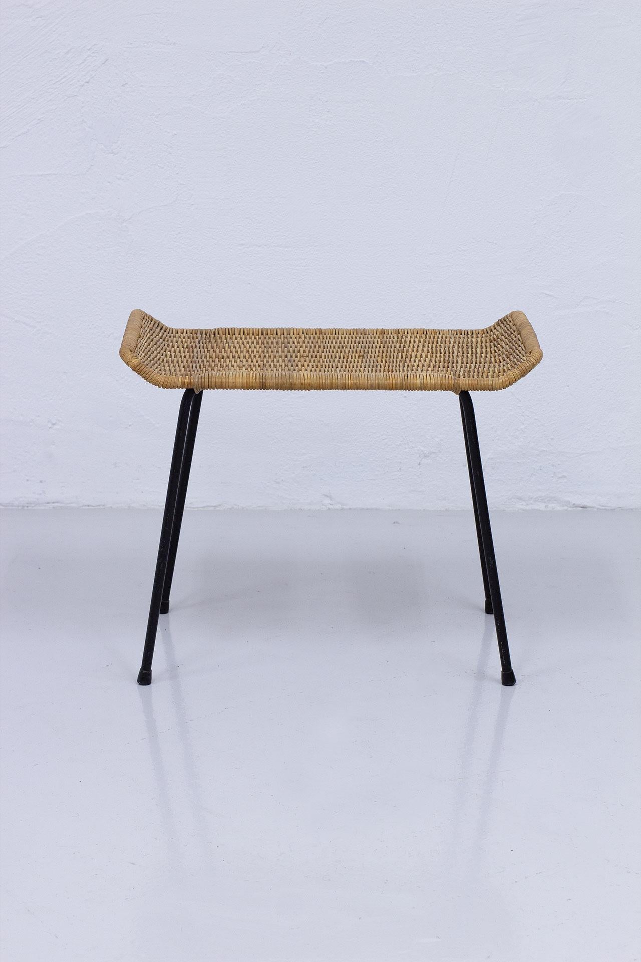 Wicker Stool by Gian franco Legler In Good Condition For Sale In Stockholm, SE