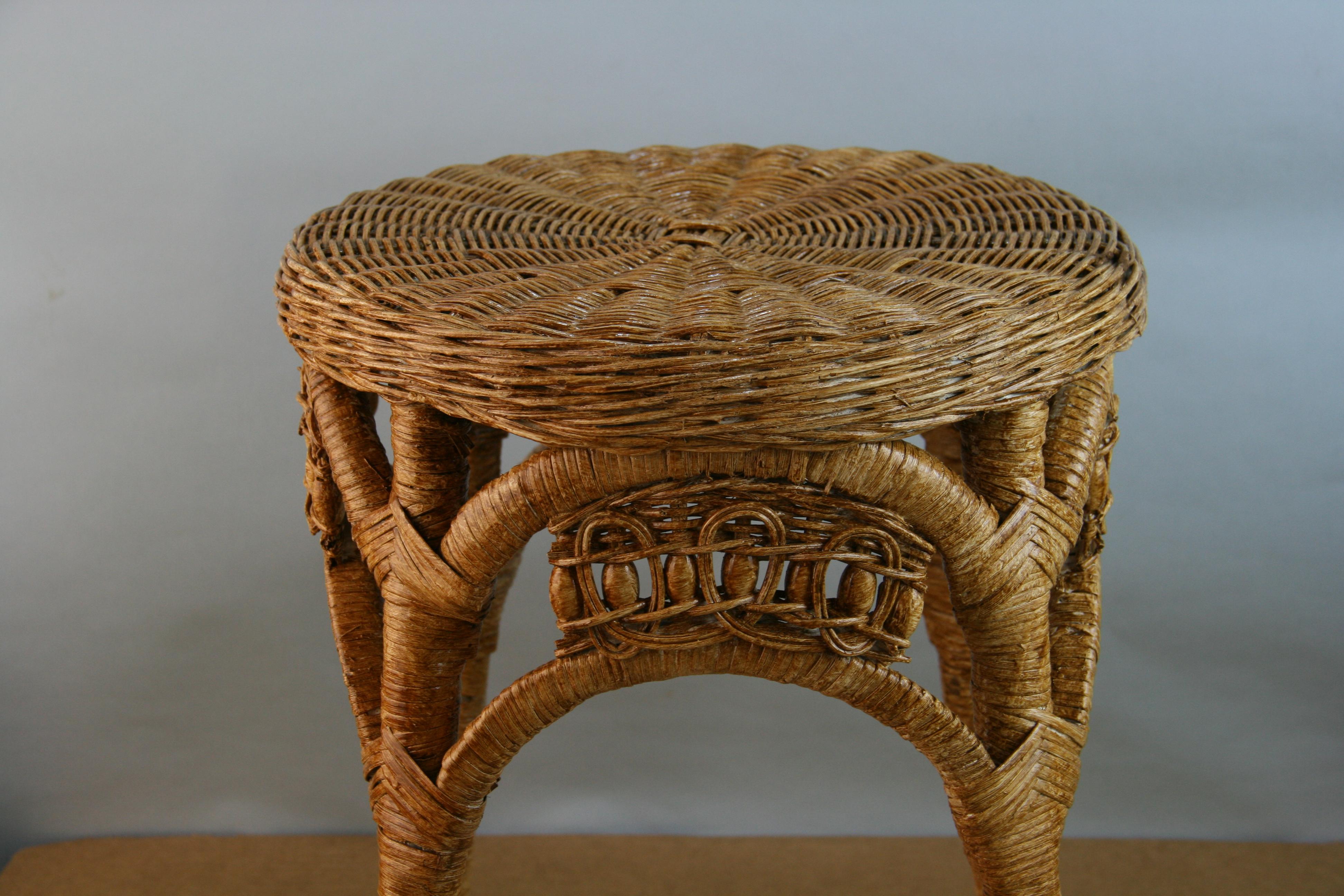 Wicker Stool/Plant Stand In Good Condition For Sale In Douglas Manor, NY