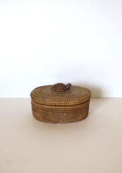 Wicker Storage Box with Wood Turtle Top