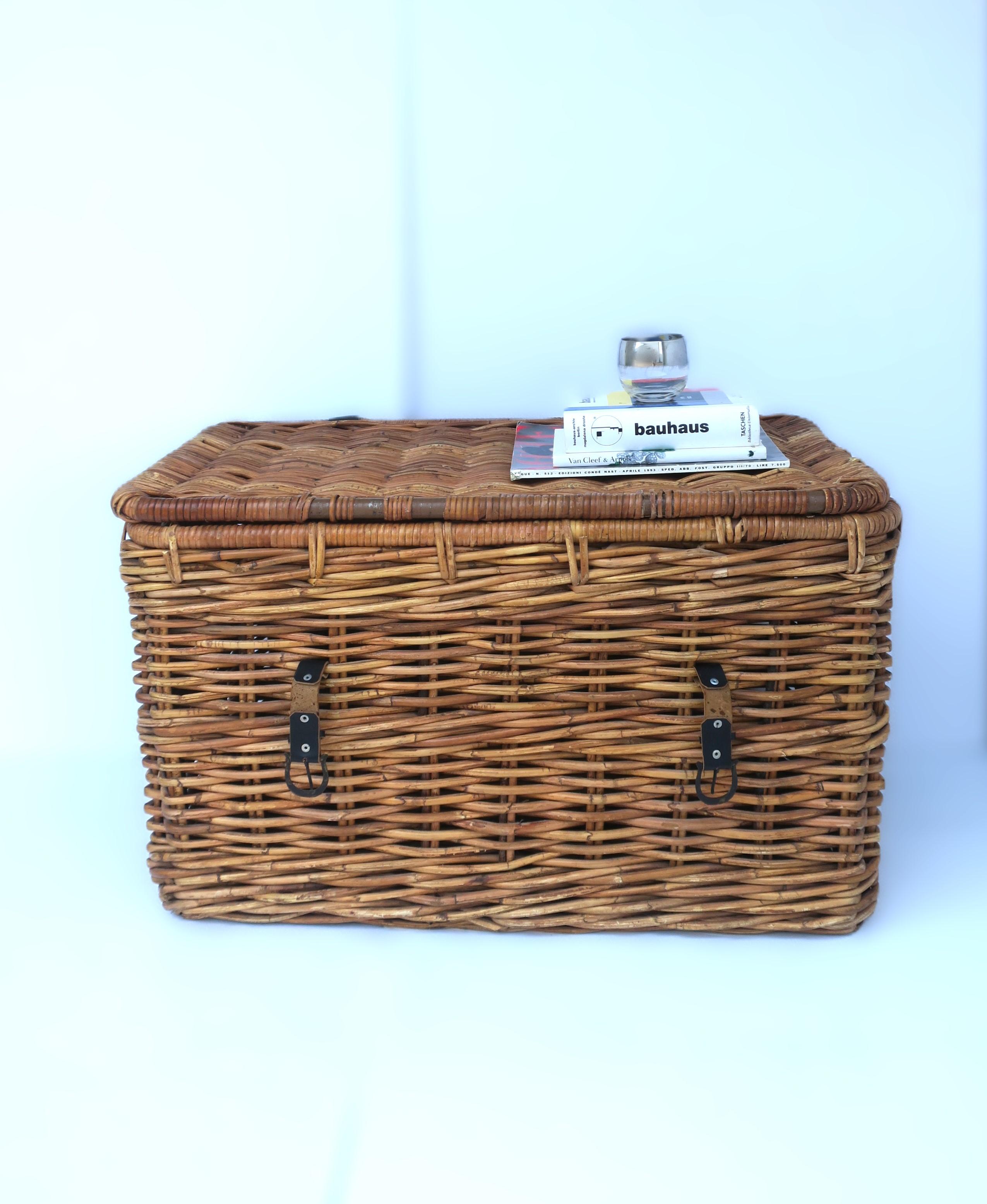 European Wicker Basket Storage Trunk
