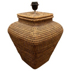 Wicker Table Lamp with Vase Shape