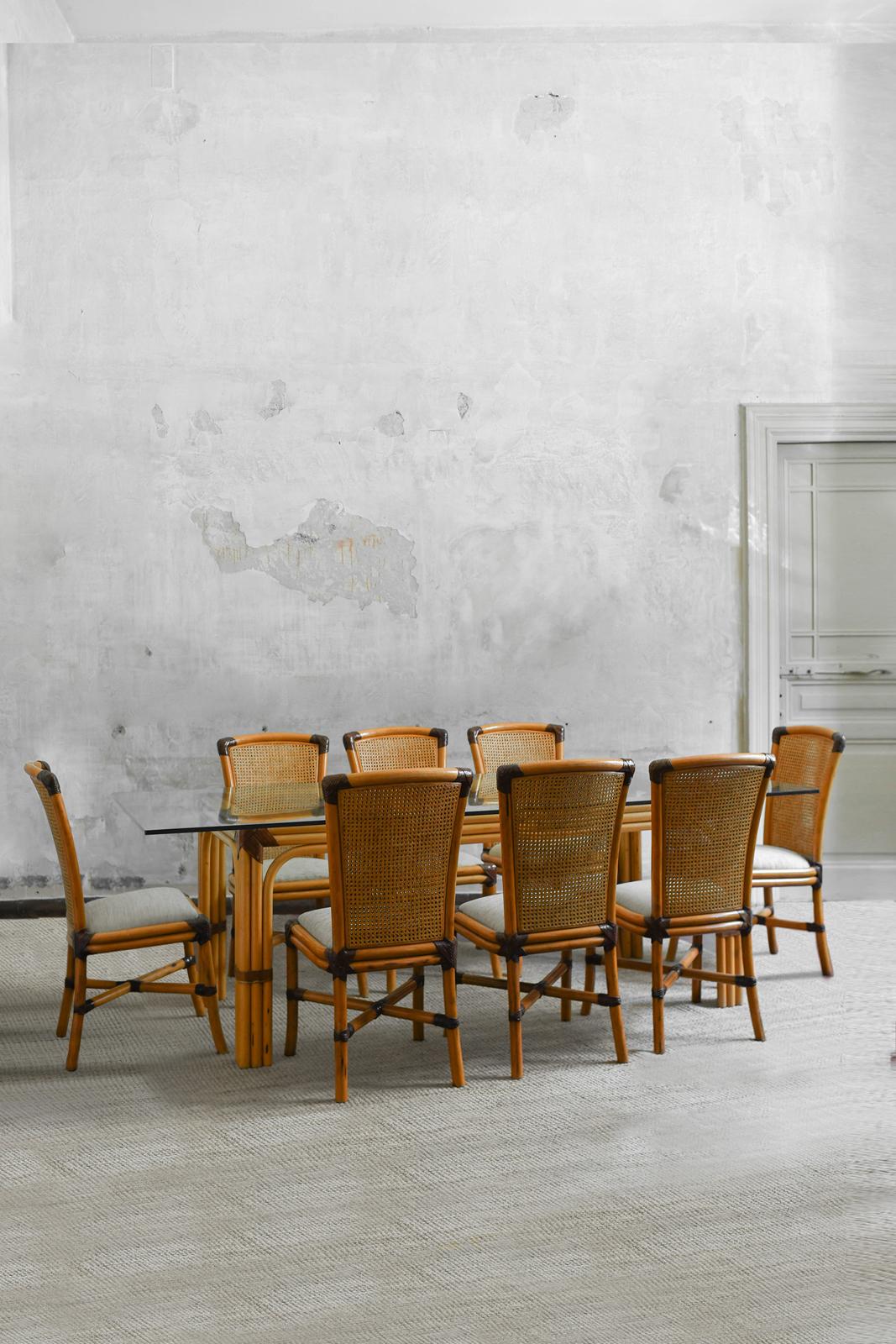 Cuir Table en osier avec fixations en cuir et plateau en verre - Studio Smania en vente