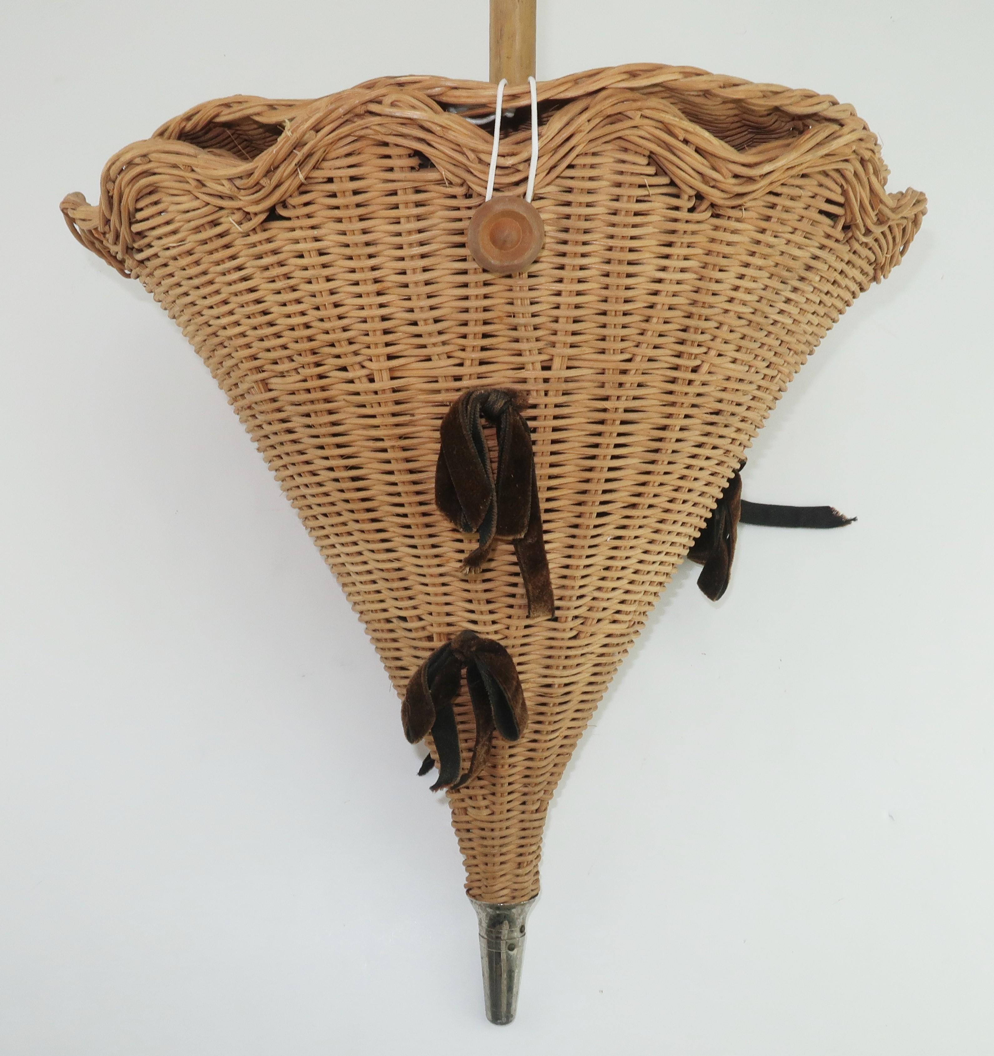 Women's Wicker Umbrella Parasol Basket Novelty Handbag, 1950's