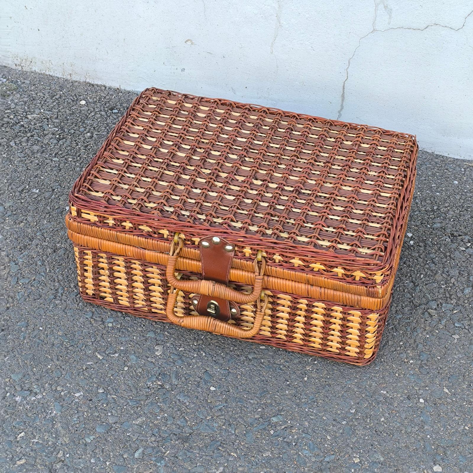 Vintage-Picknickkoffer aus Weide, Korb, um 1940 im Angebot 2