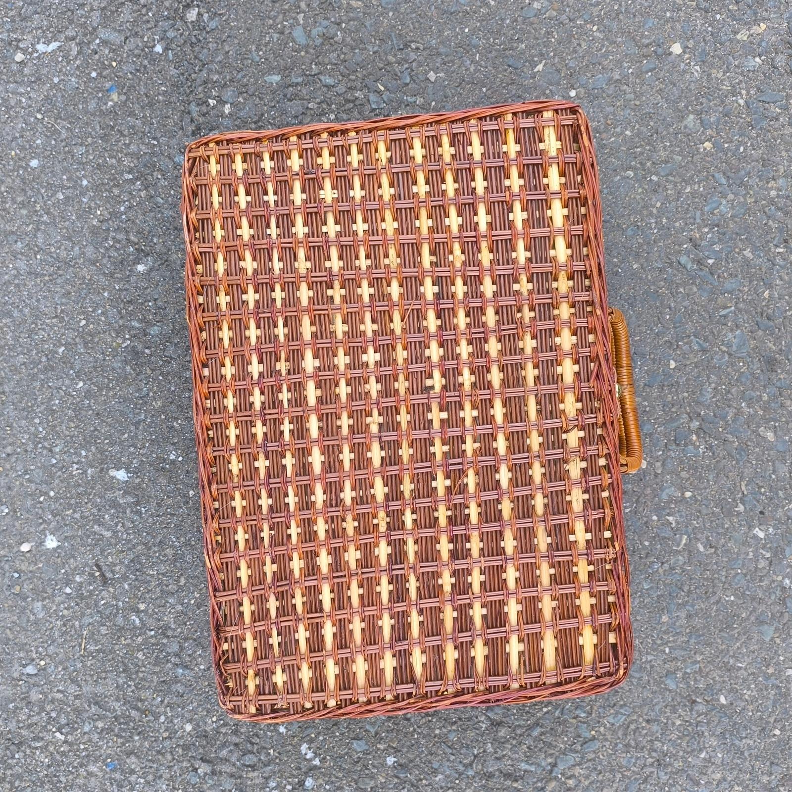 Vintage-Picknickkoffer aus Weide, Korb, um 1940 (Französisch) im Angebot