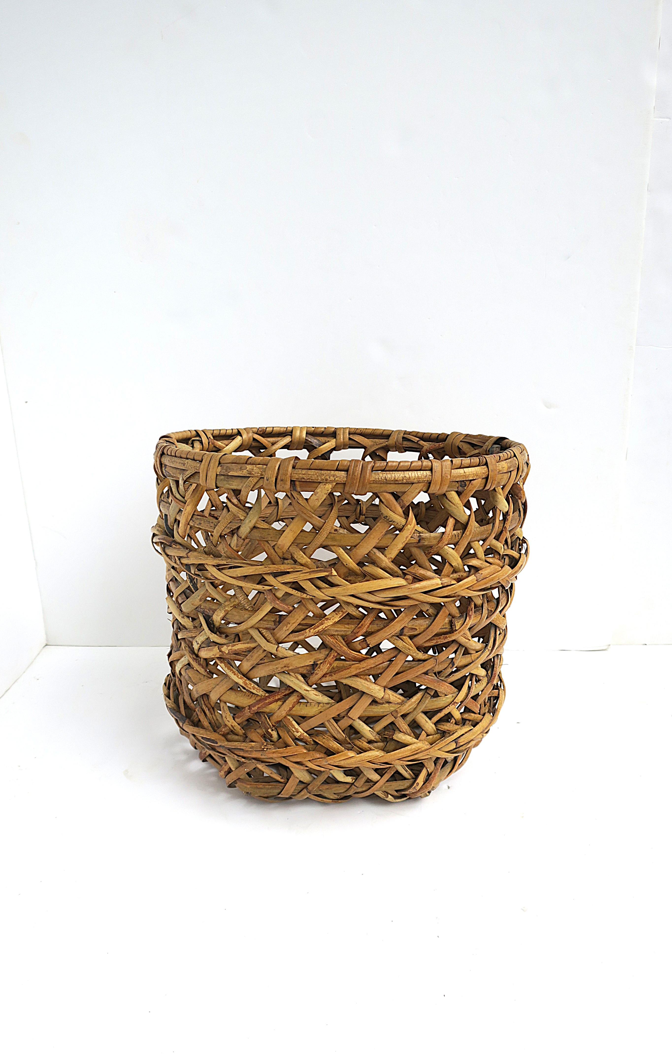 Wicker Wastebasket Trash Can or Plant Cachepot 2