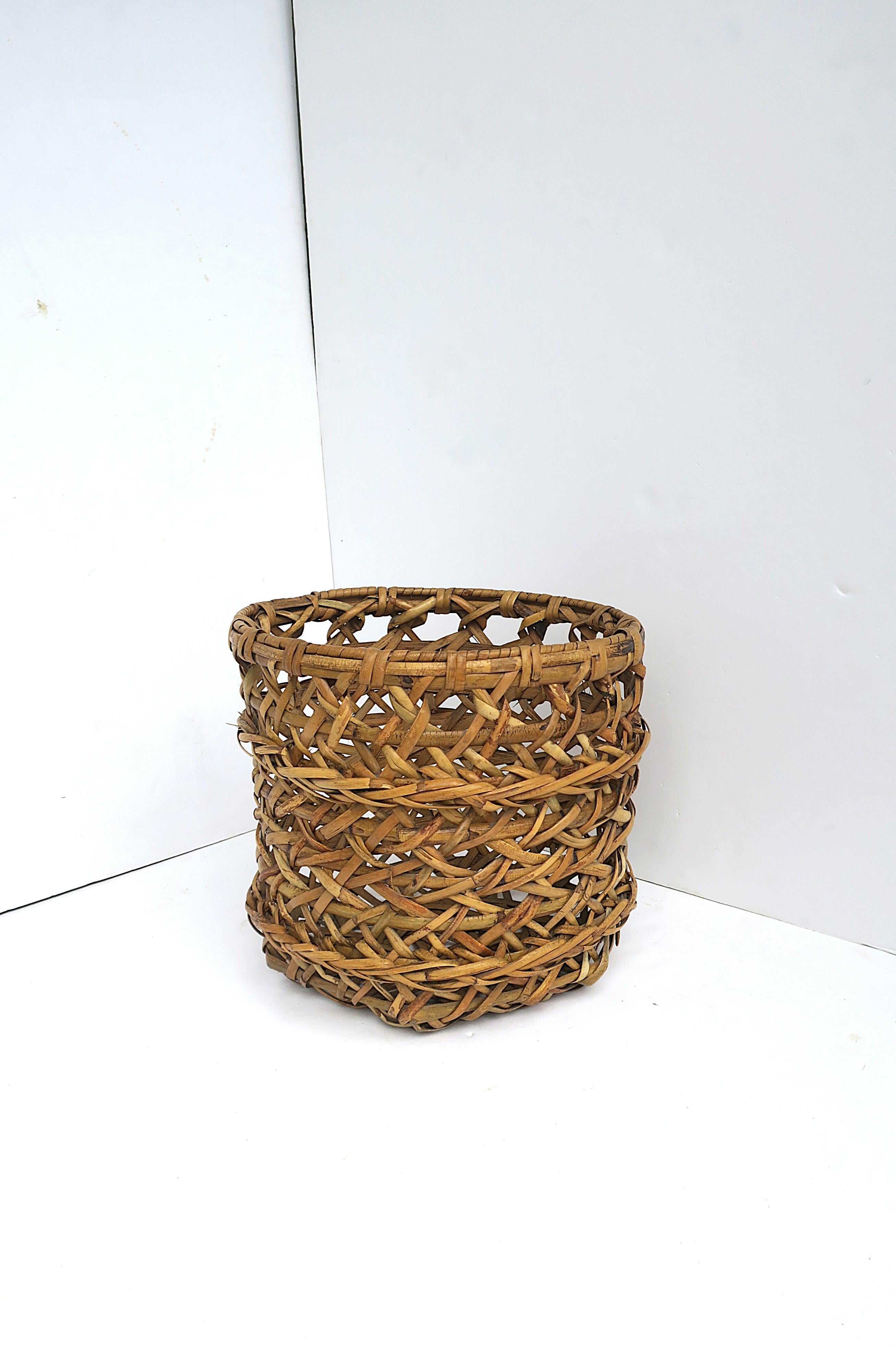 Wicker Wastebasket Trash Can or Plant Cachepot 3