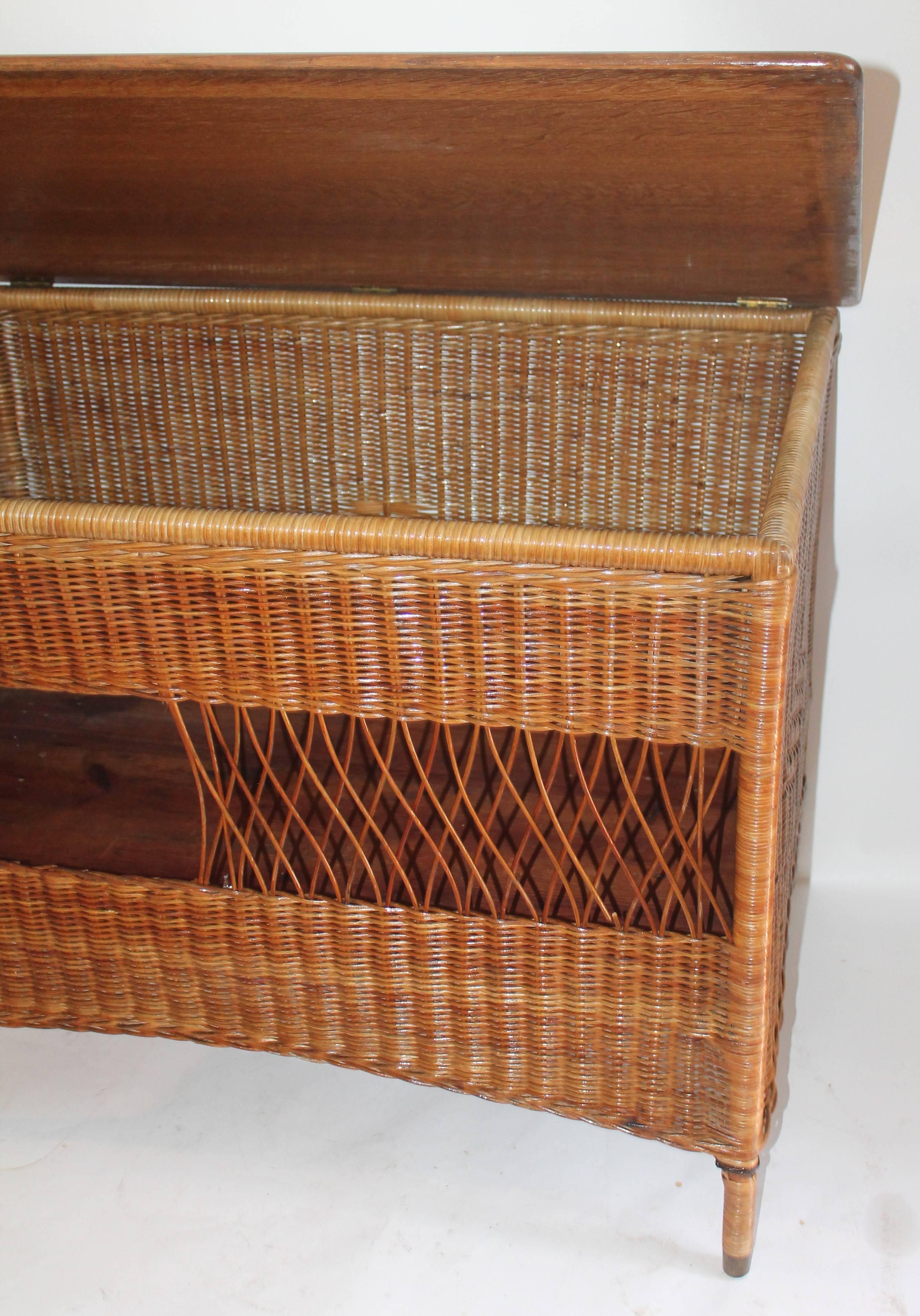 Mid-20th Century Wicker Work Table with Lift Top For Sale