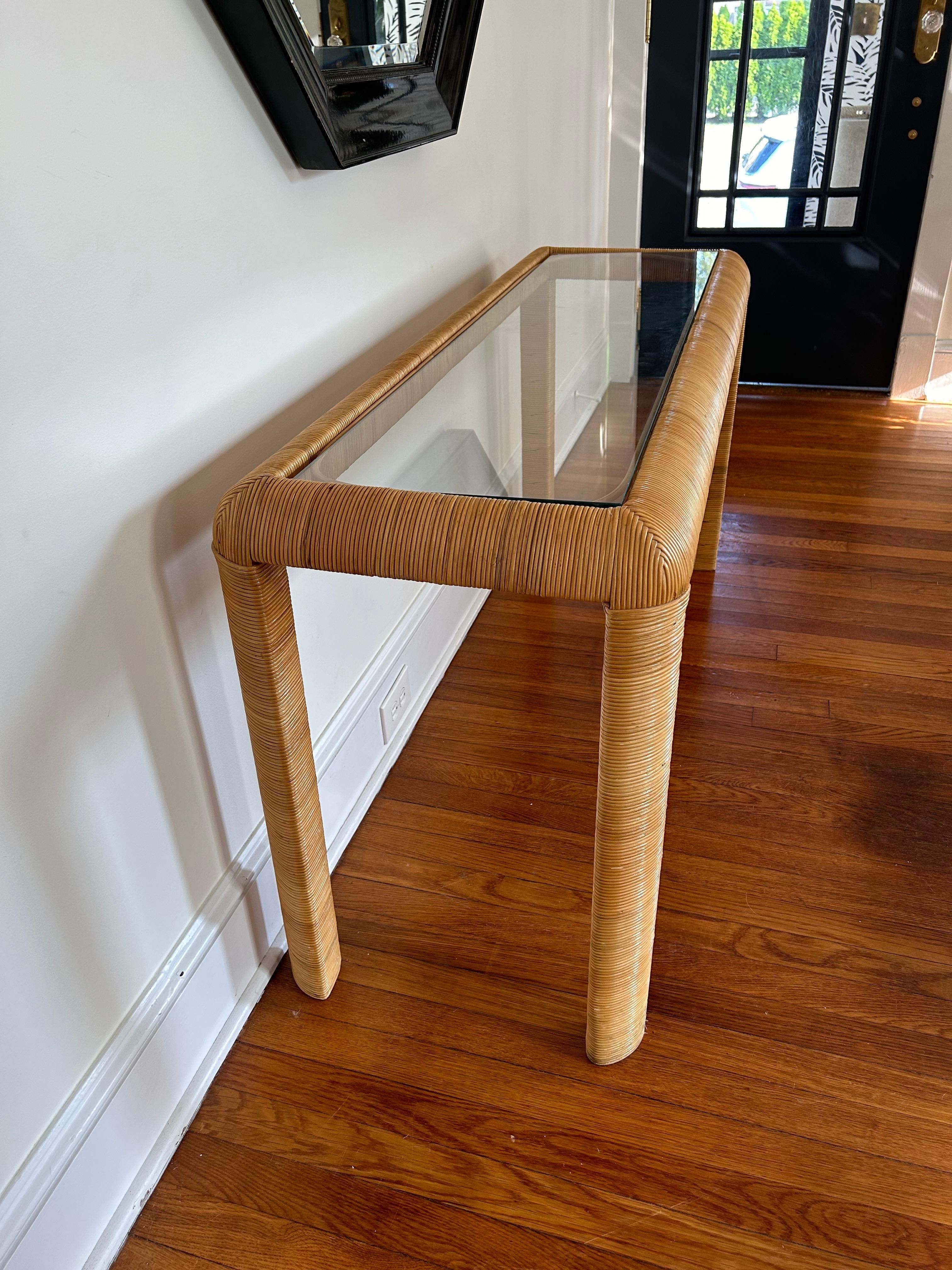 Consola de mimbre con tapa de cristal Mimbre en venta