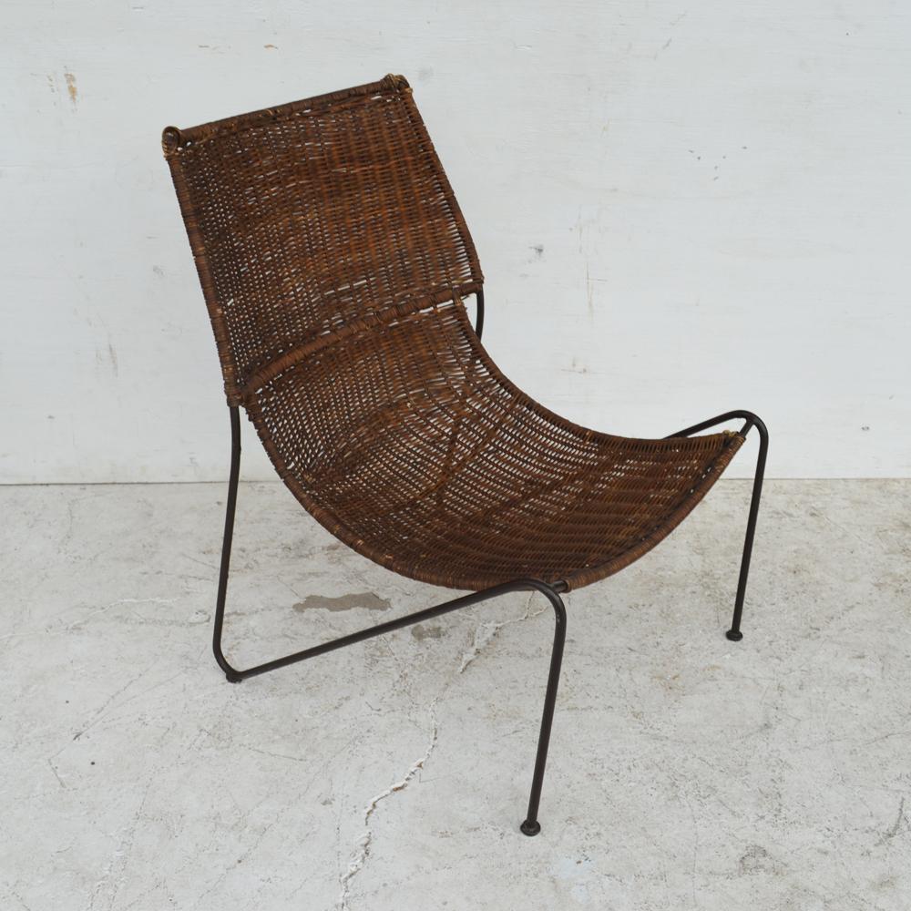 Mid-Century style wicker & wrought iron lounge chair in the manner of Frederick Weinberg and Van Keppel and Green

Measures: 23