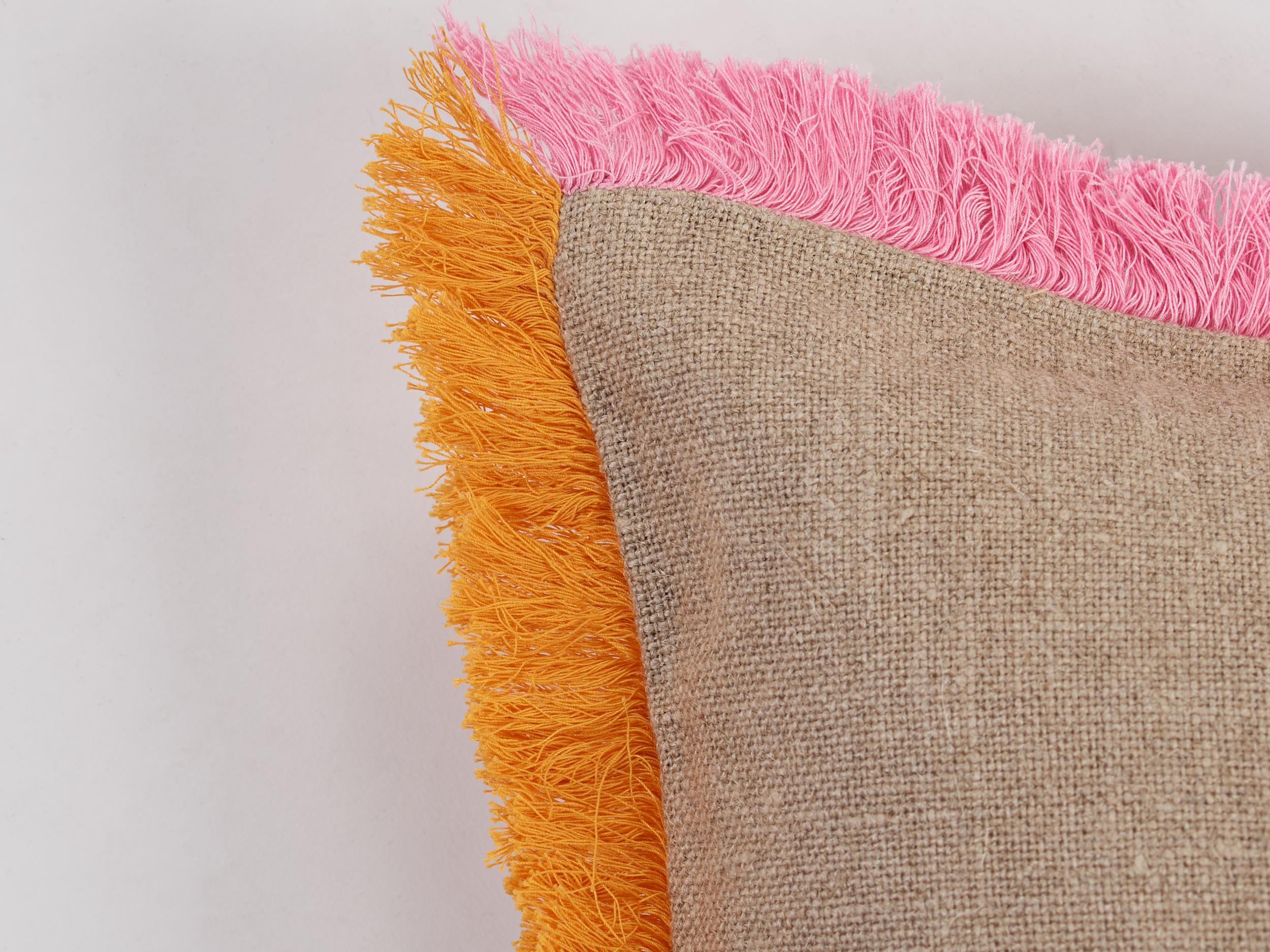 The pink and orange fringe border is entirely embroidered by hand on high quality natural linen. A cushion like this, can transform instantly a space.
Standard size 50 x 50 cm. Customizable in other sizes and/or color combinations on