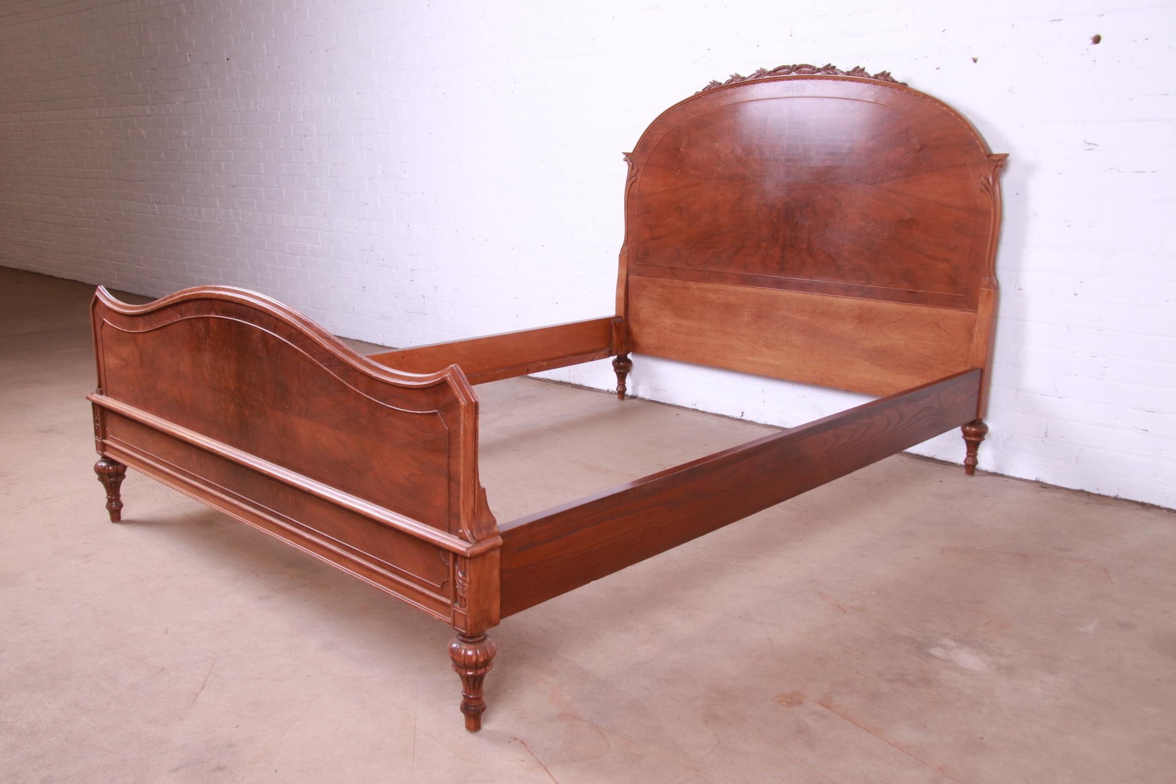 Widdicomb French Regency Louis XVI Burled Walnut Full Size Bed, Circa 1920s In Good Condition In South Bend, IN