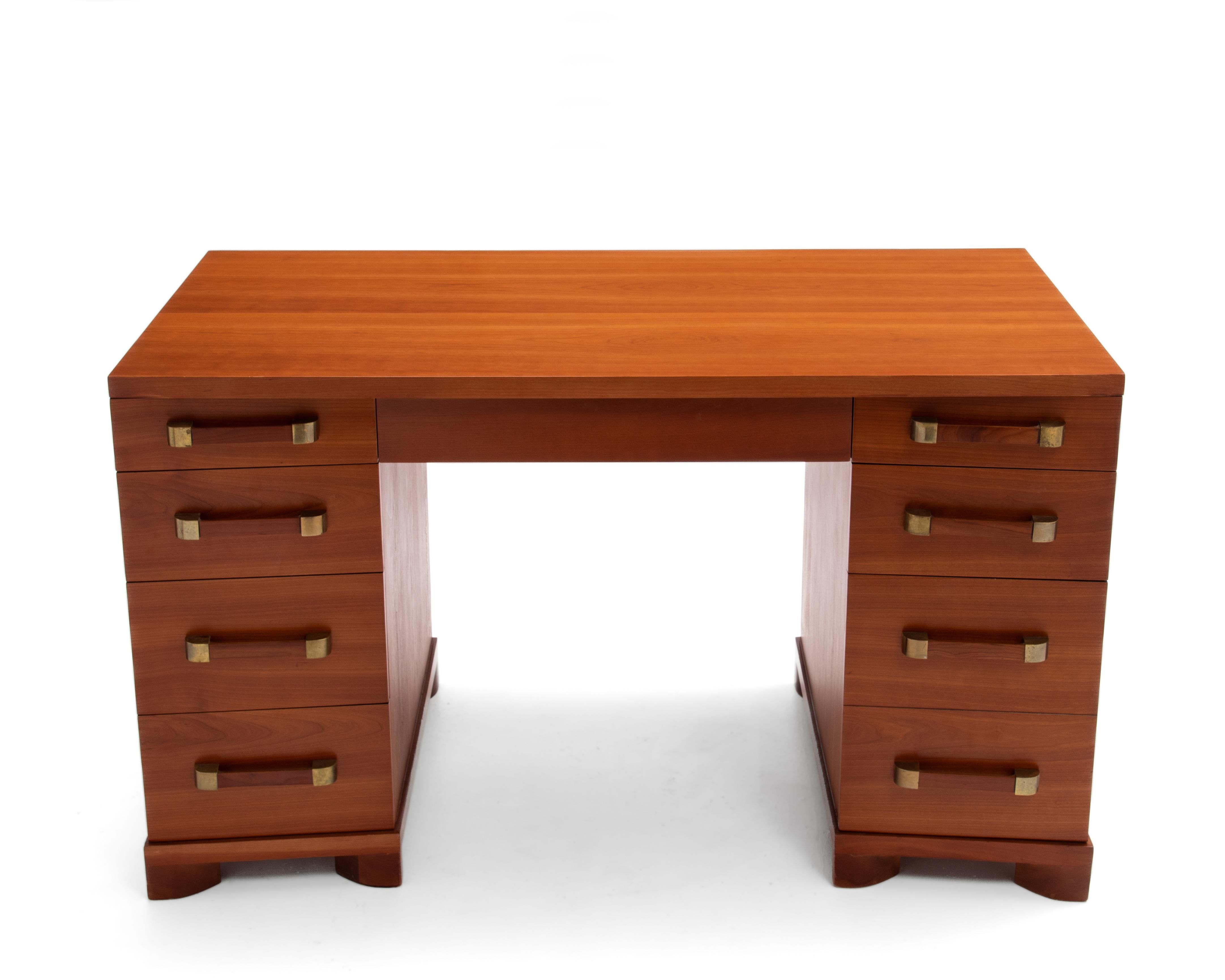 Widdicomb Kneehole Executive Desk Ciliegio Ottone Metà Secolo 1950 in vendita 5