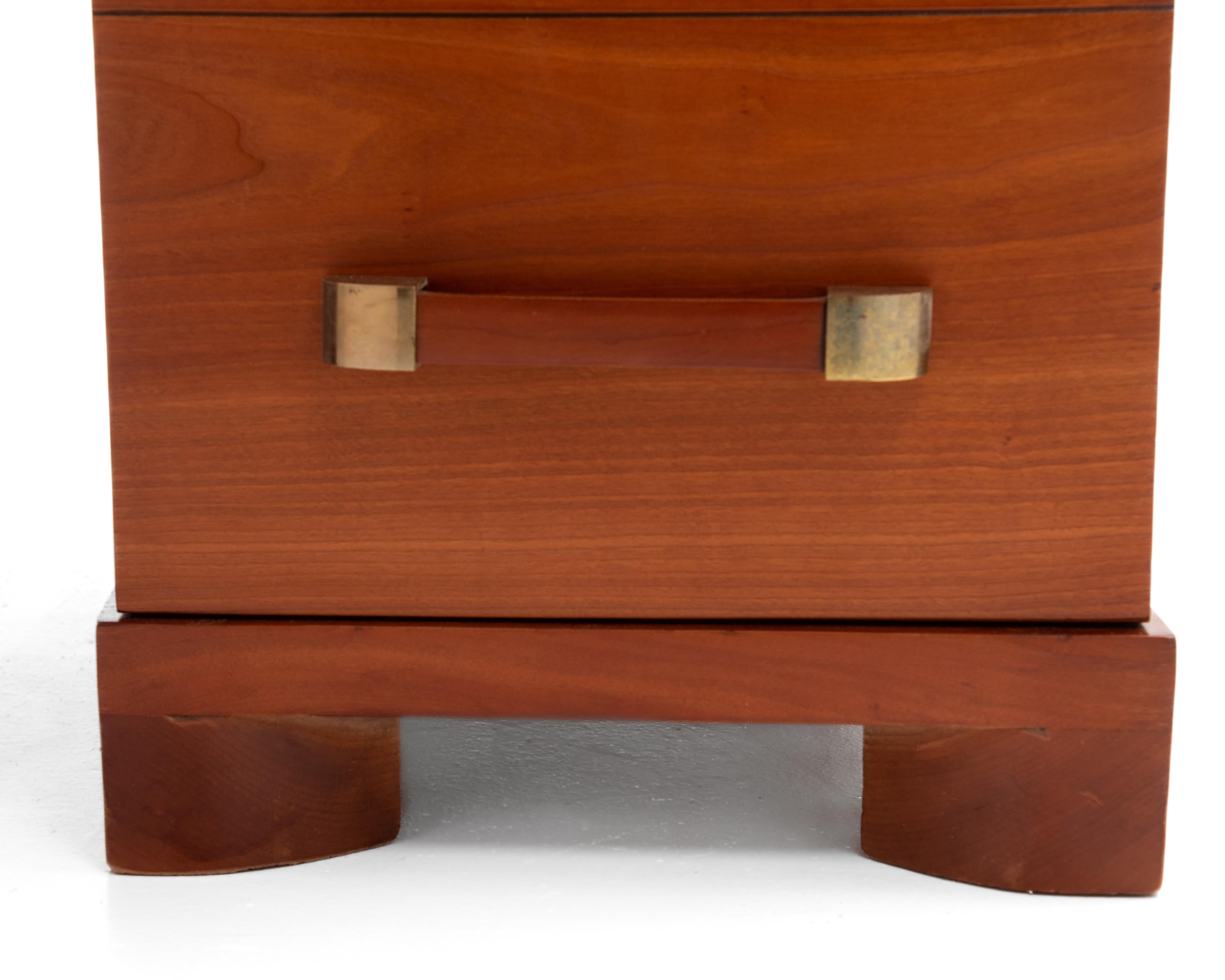Widdicomb Kneehole Executive Desk Ciliegio Ottone Metà Secolo 1950 in vendita 8