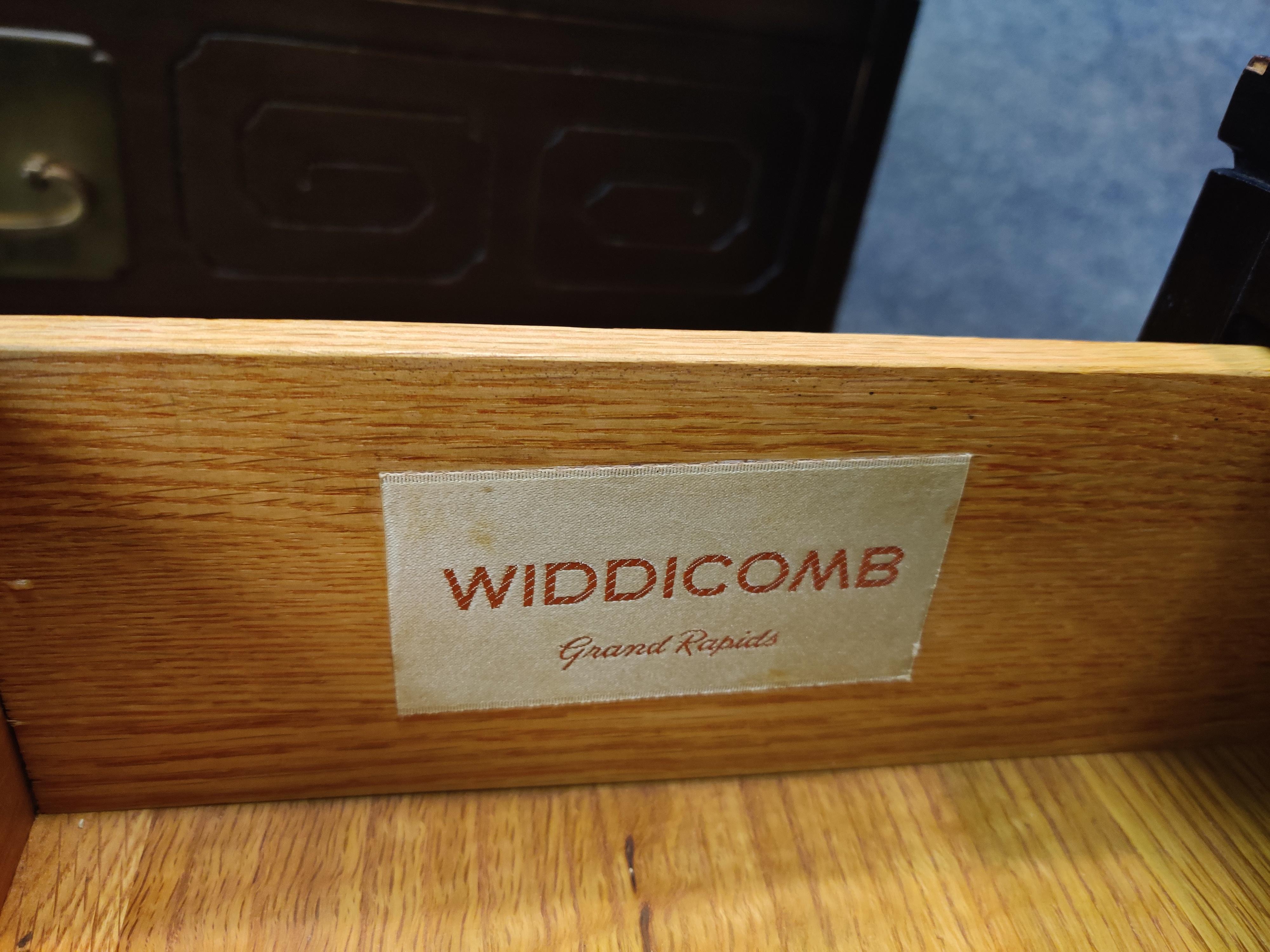 Widdicomb Mandarin Design Pair of Large Walnut and Brass End Tables/Nightstands 2