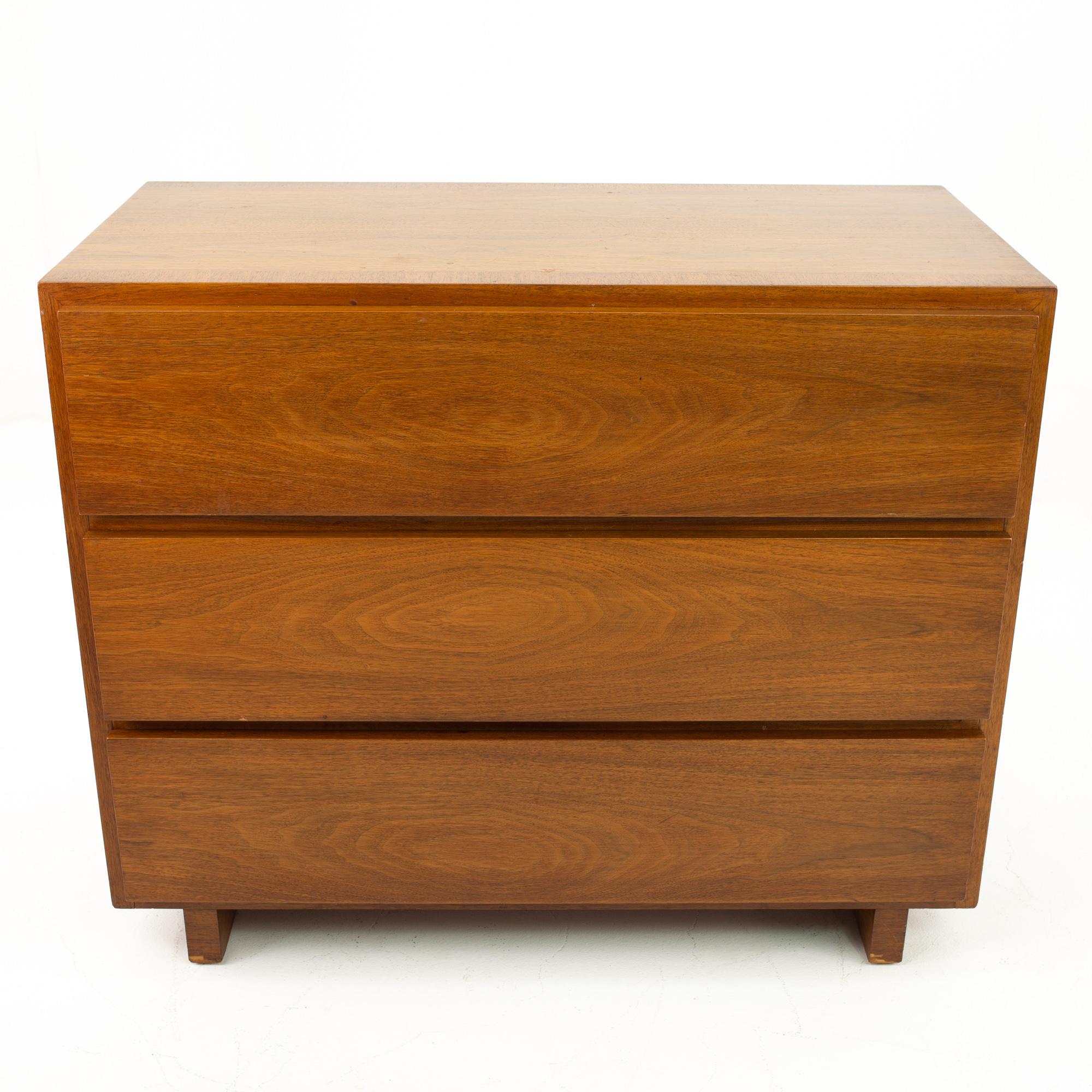 Widdicomb Mid Century 3 drawer dresser chest
Dresser measures: 38 wide x 20 deep x 31 high

All pieces of furniture can be had in what we call restored vintage condition. This means the piece is restored upon purchase so it’s free of watermarks,