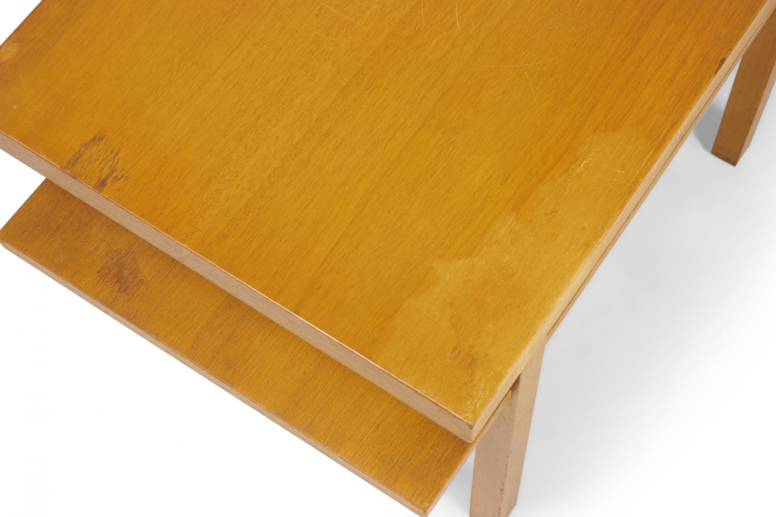 Wood Widdicomb Mid-Century American Blond Maple Cantilever Side / End Table For Sale