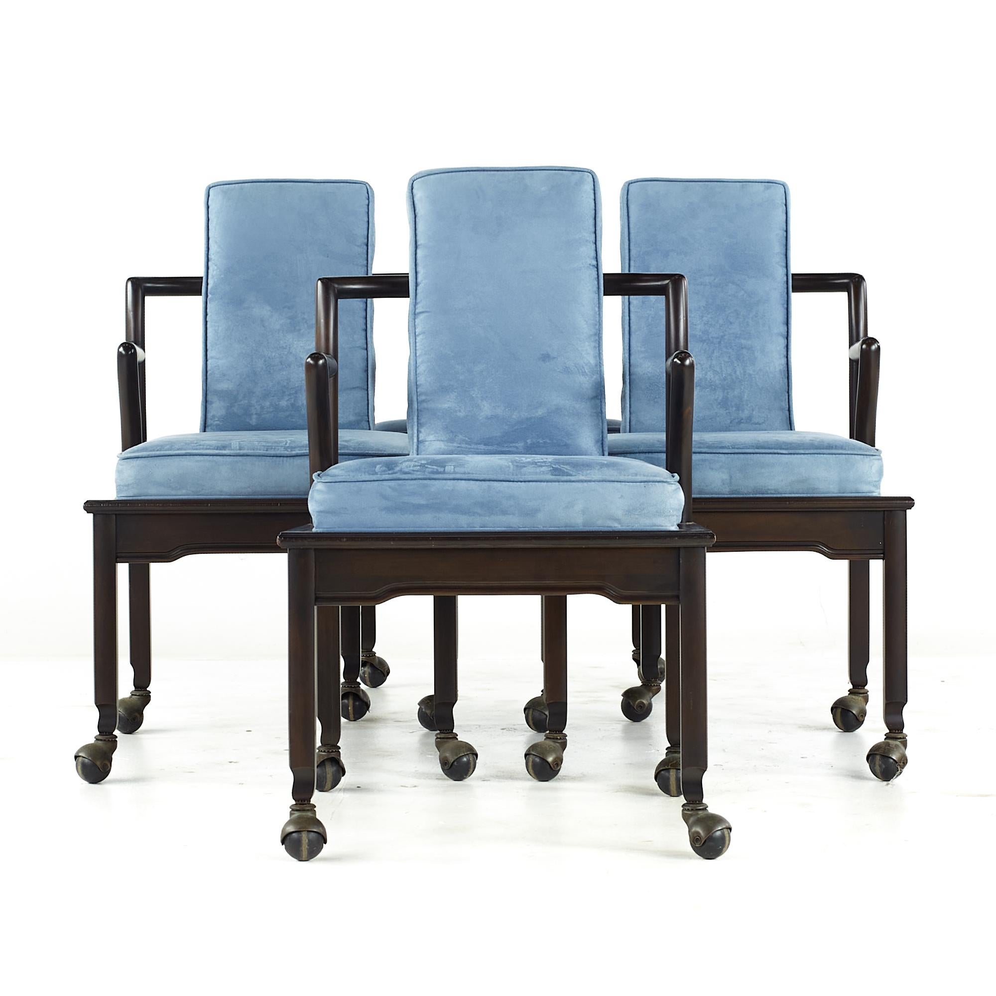 Widdicomb Mid Century Dining Chairs - Set of 4

Chaque chaise mesure : 21 de large x 22 de profond x 34 de haut, avec une hauteur d'assise de 18,5 et une hauteur d'accoudoir de 24,5 pouces.

Tous les meubles peuvent être achetés dans ce que nous