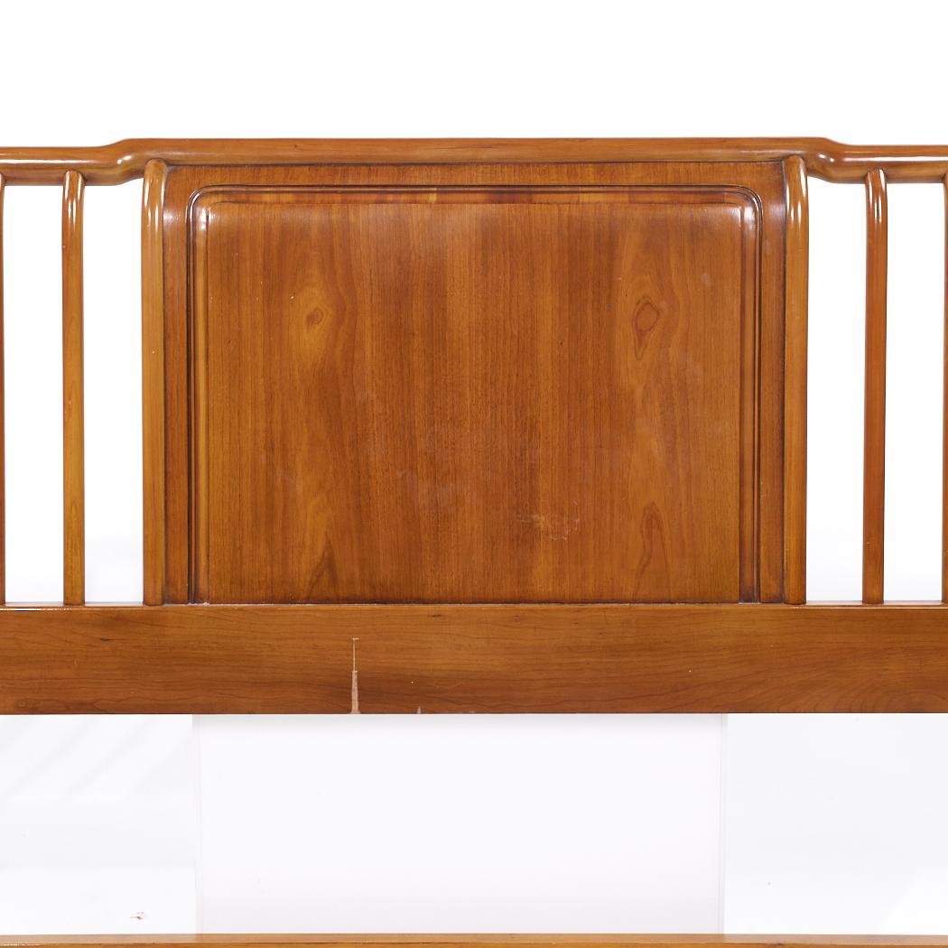Widdicomb Mid Century King Walnut Headboard In Good Condition In Countryside, IL