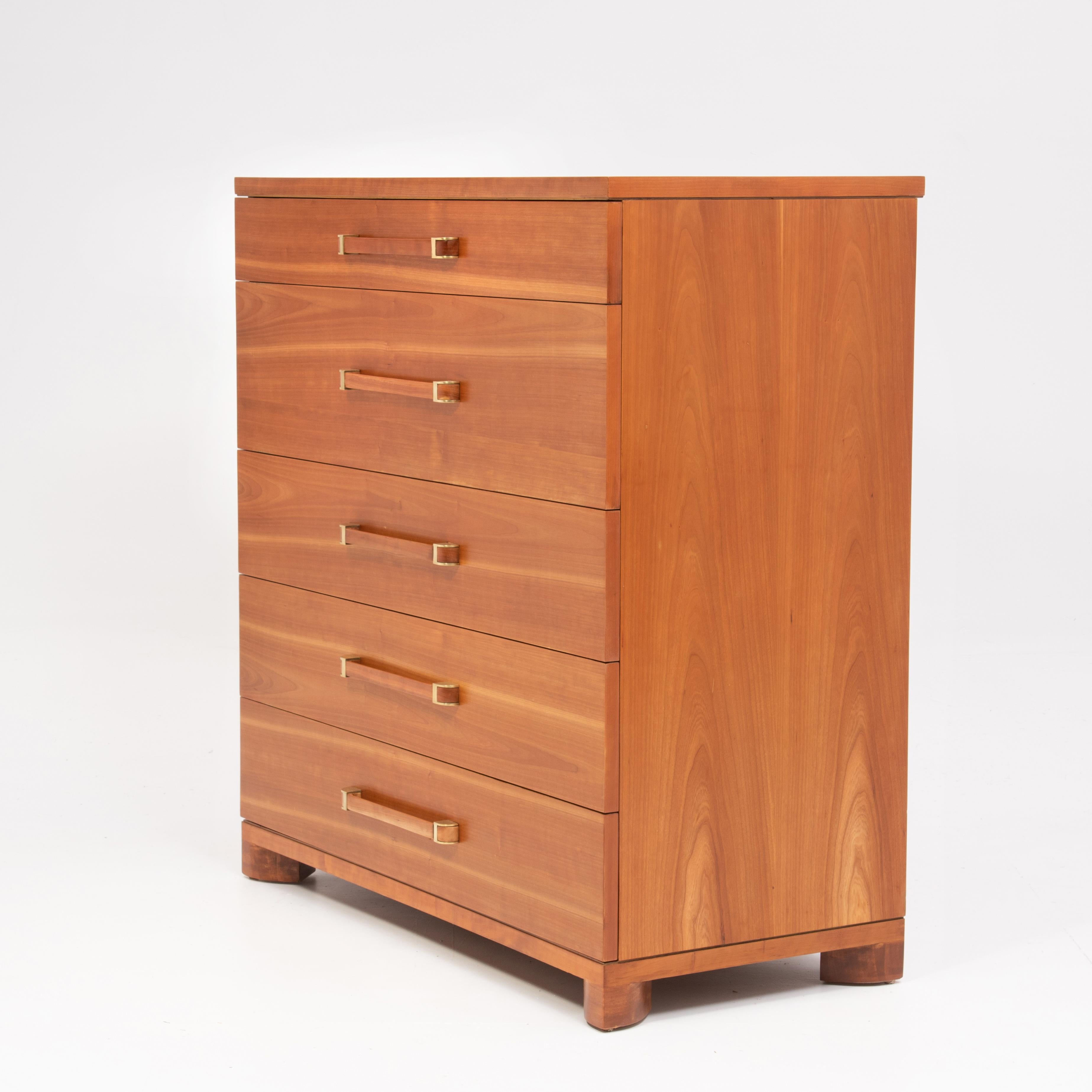 Widdicomb Mid Century Modern Five Drawer Dresser Bachelors Chest Cherry 1950s In Good Condition In Forest Grove, PA