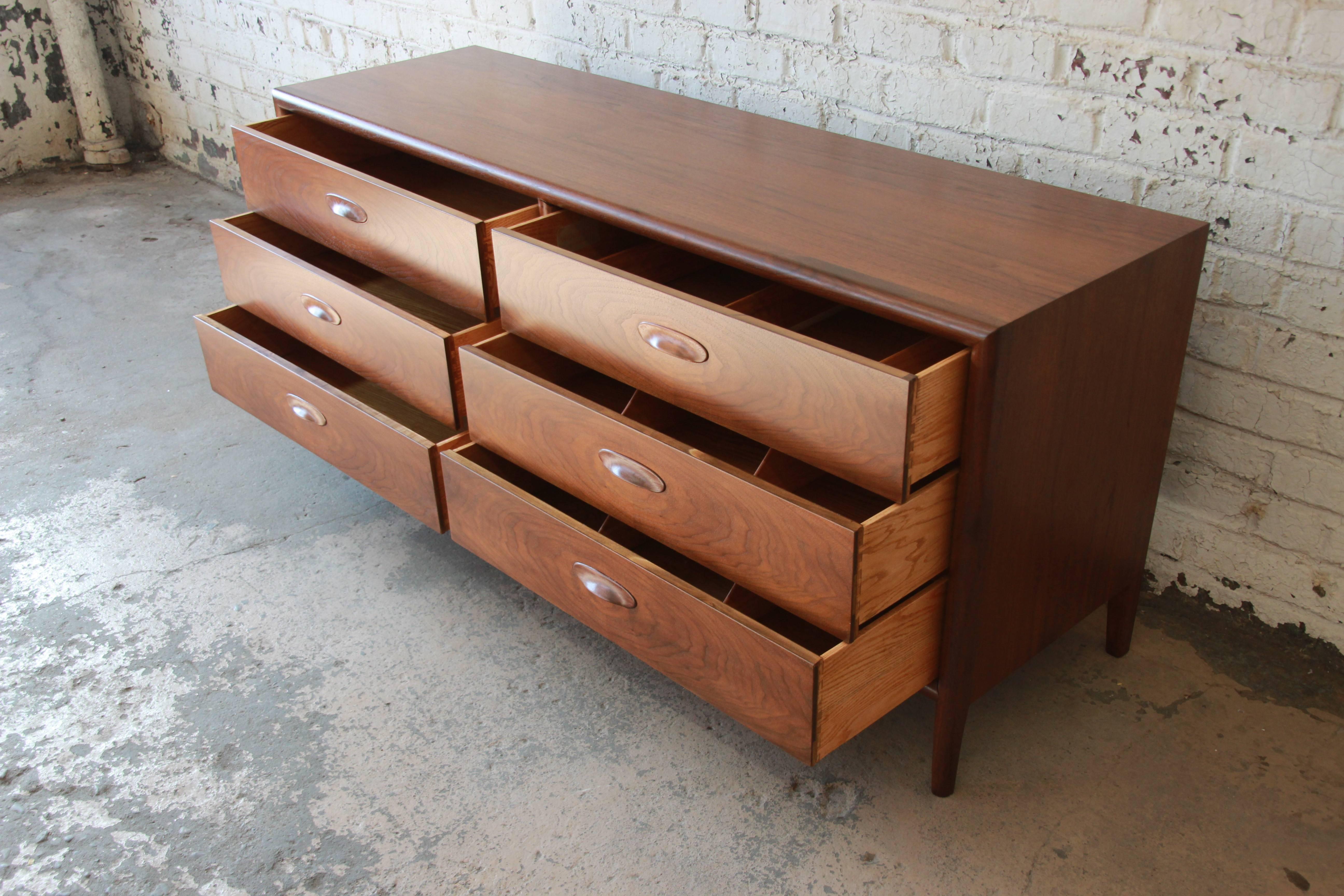 Widdicomb Mid-Century Modern Walnut Six-Drawer Dresser or Credenza 6