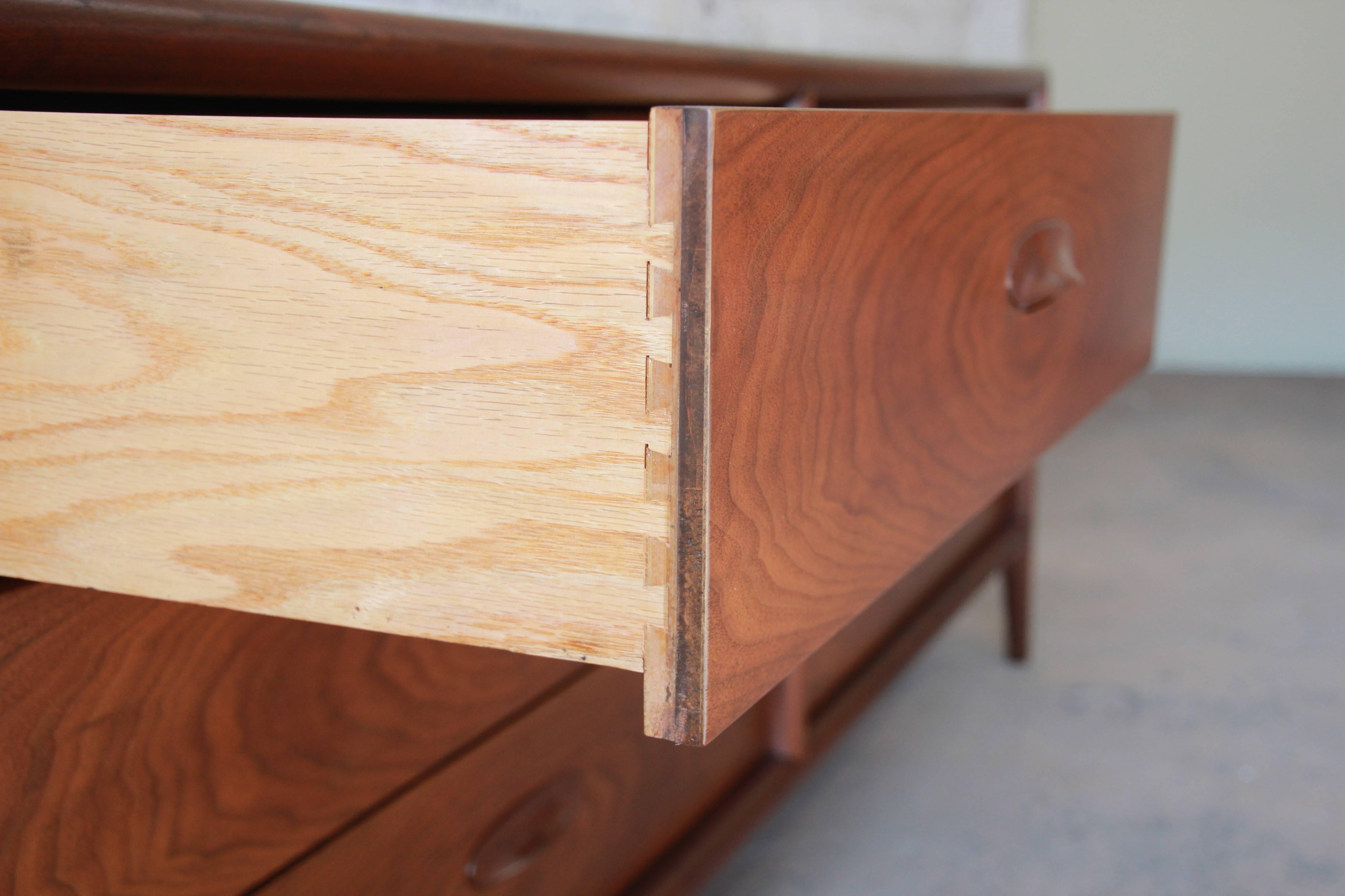 Widdicomb Mid-Century Modern Walnut Six-Drawer Dresser or Credenza 7