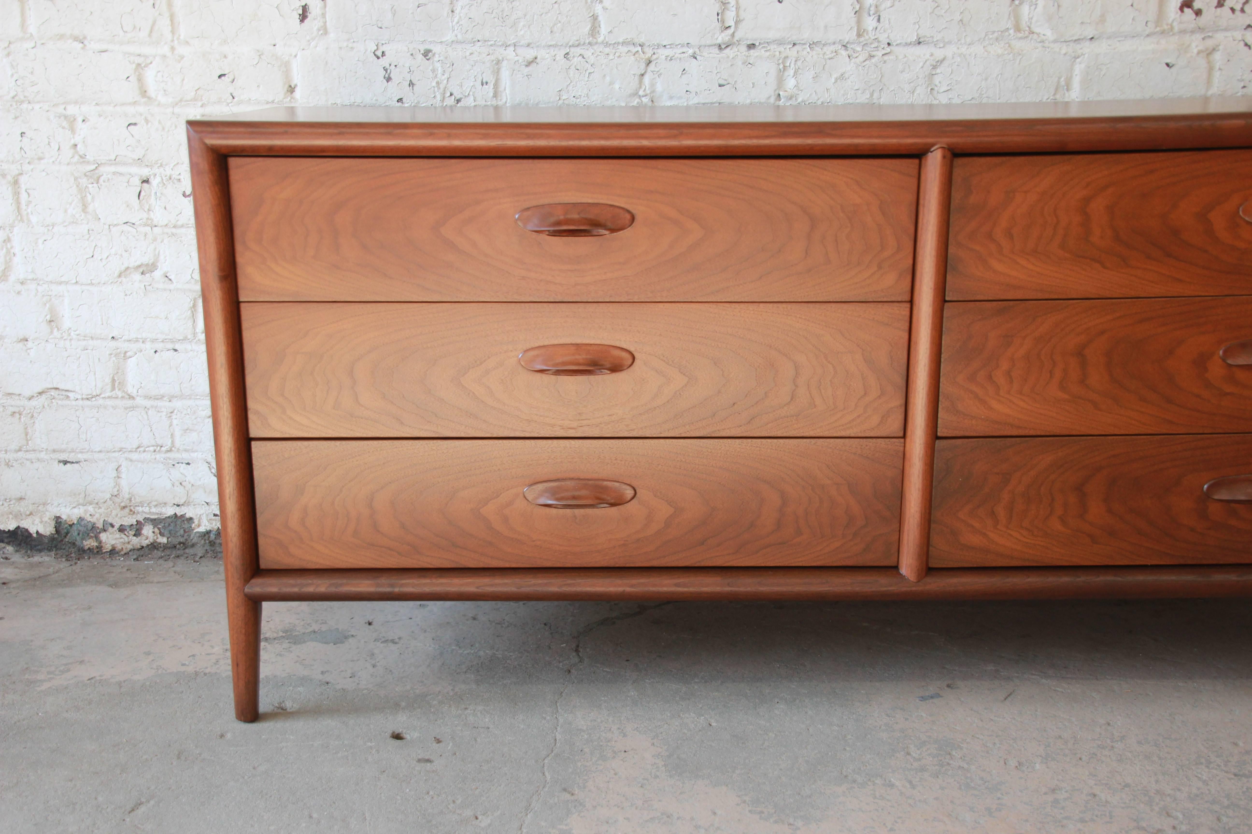 Widdicomb Mid-Century Modern Walnut Six-Drawer Dresser or Credenza 1