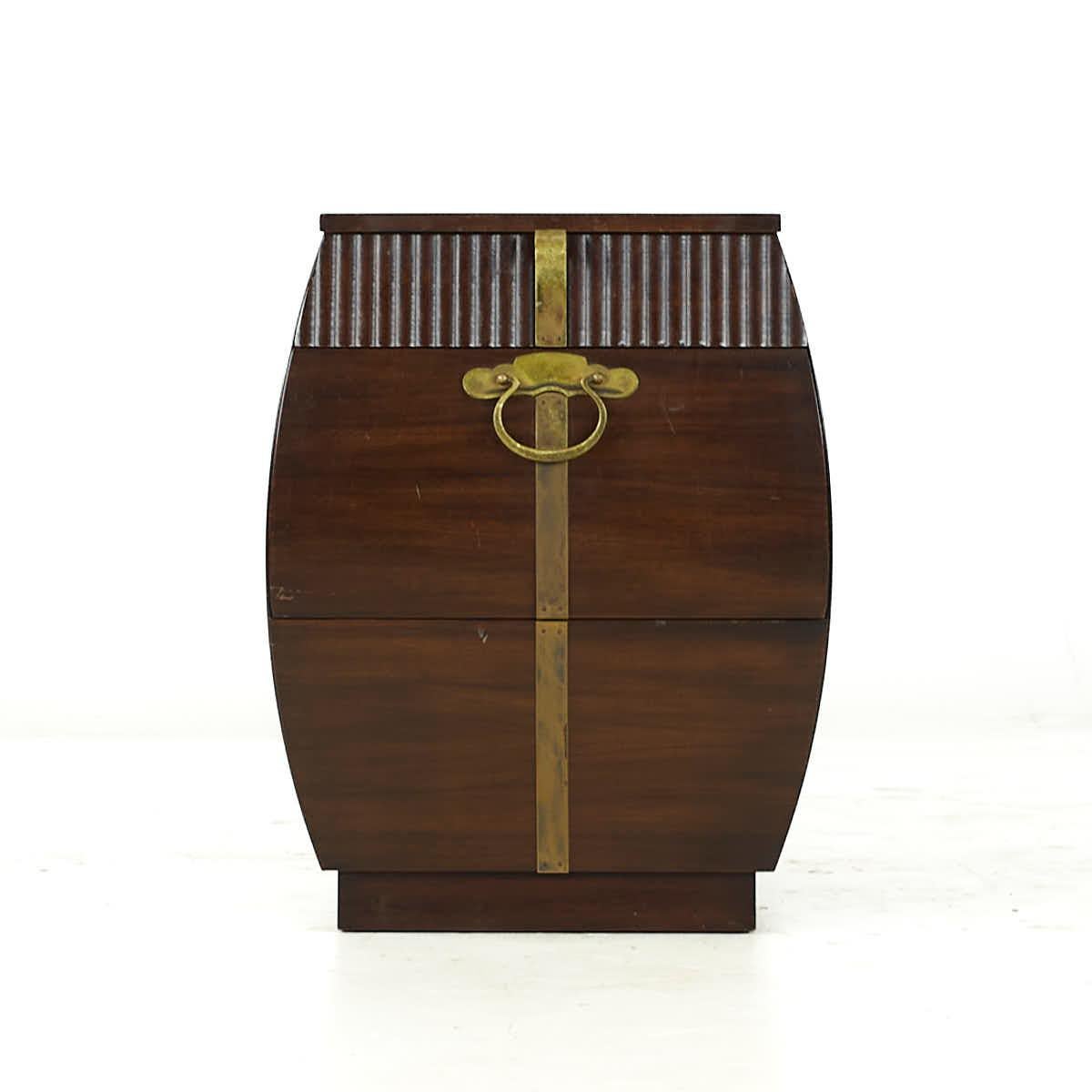 Widdicomb Mid Century Walnut and Brass End Table Nightstands In Good Condition For Sale In Countryside, IL