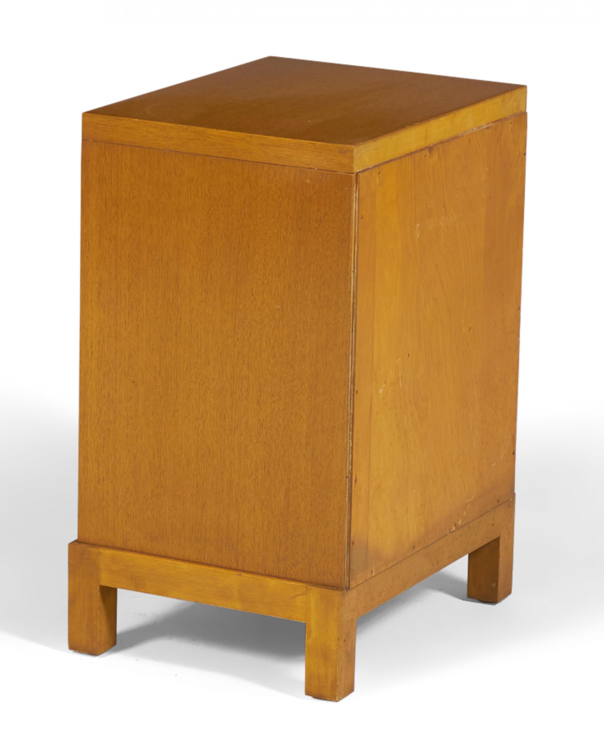 Widdicomb Modern American Mid-Century Walnut Single Drawer Nightstand In Good Condition For Sale In New York, NY