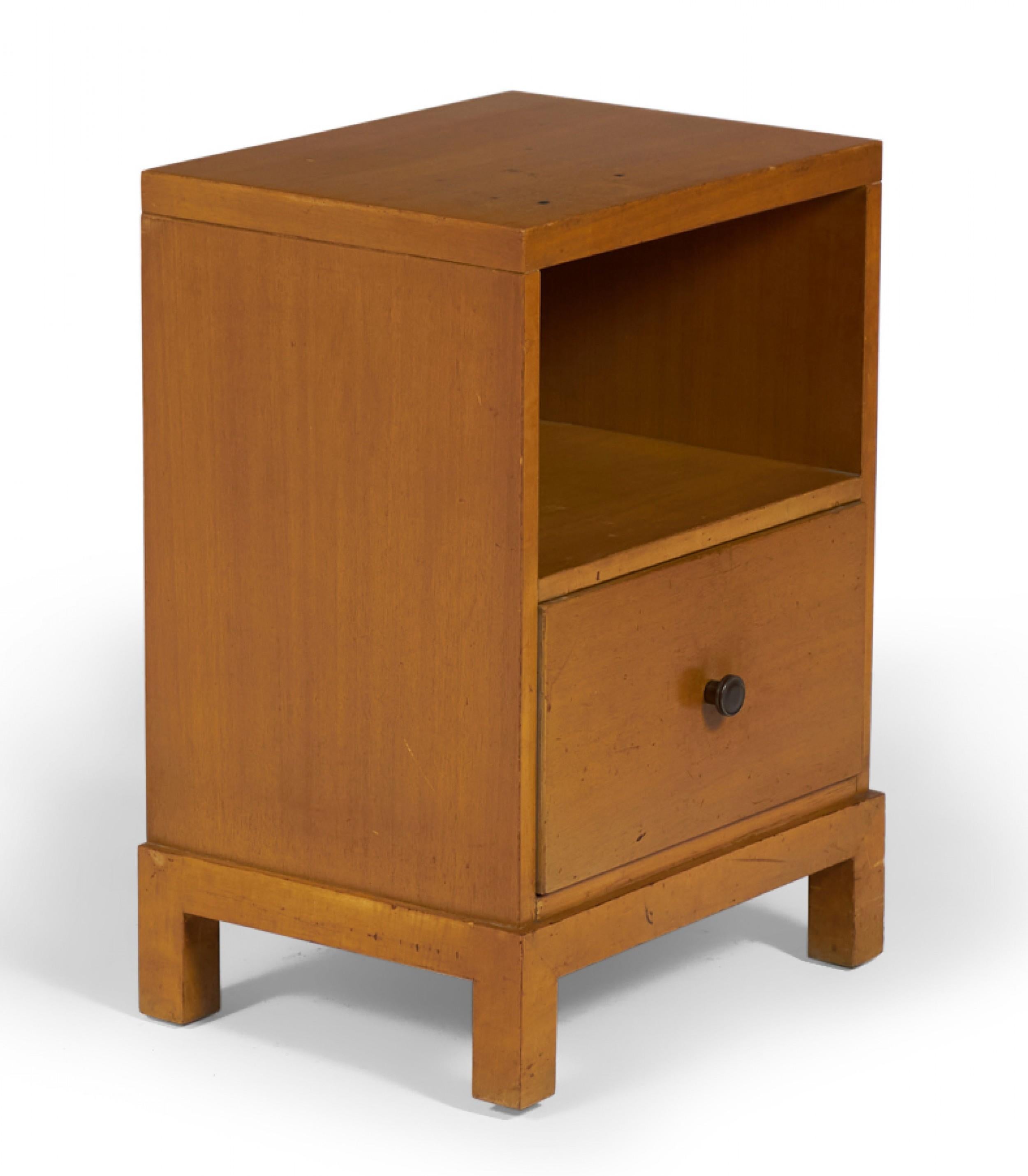 Widdicomb Modern American Mid-Century Walnut Single Drawer Nightstand For Sale 2