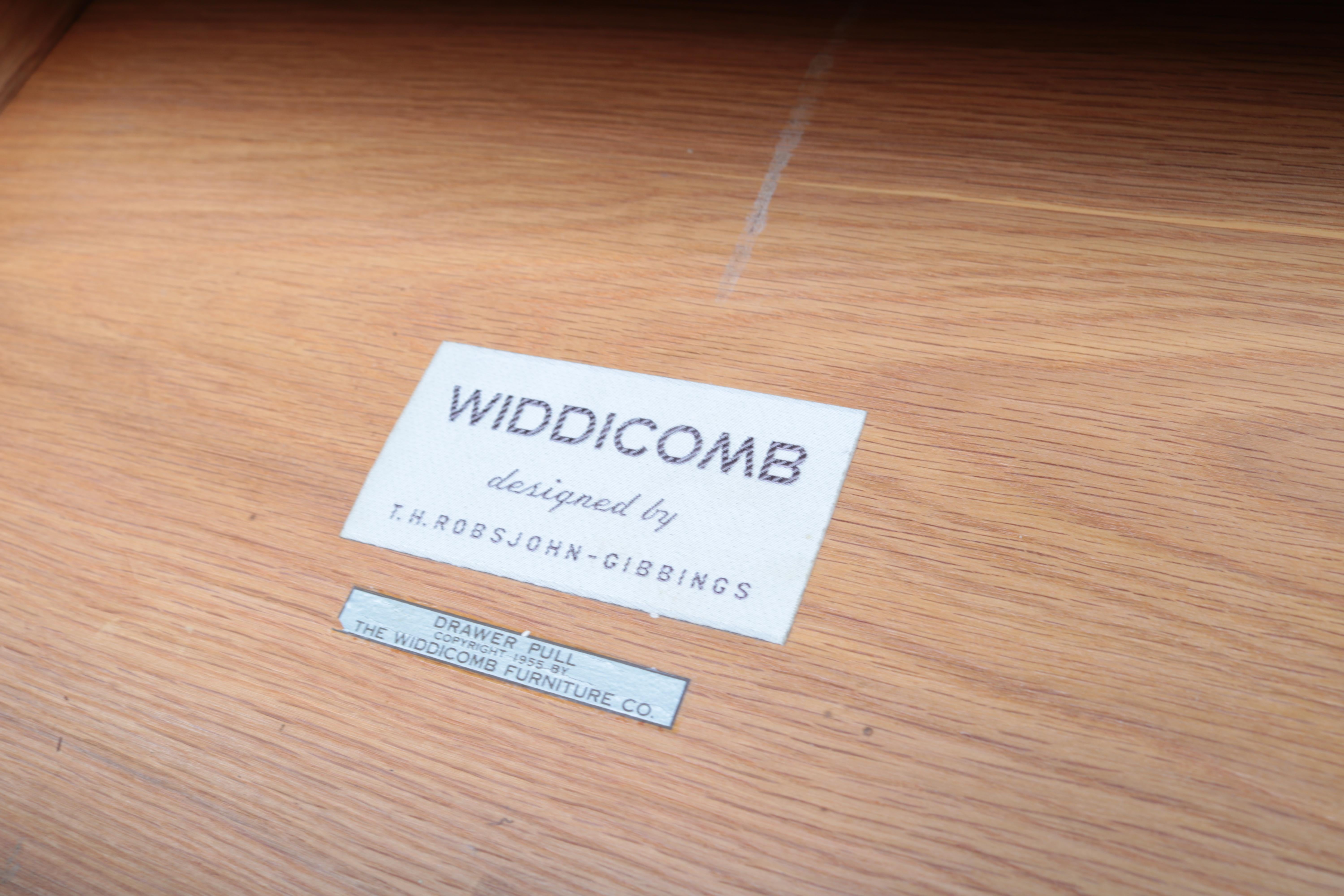 Widdicomb Single Side Table by T. H. Robsjohn-Gibbings For Sale 1