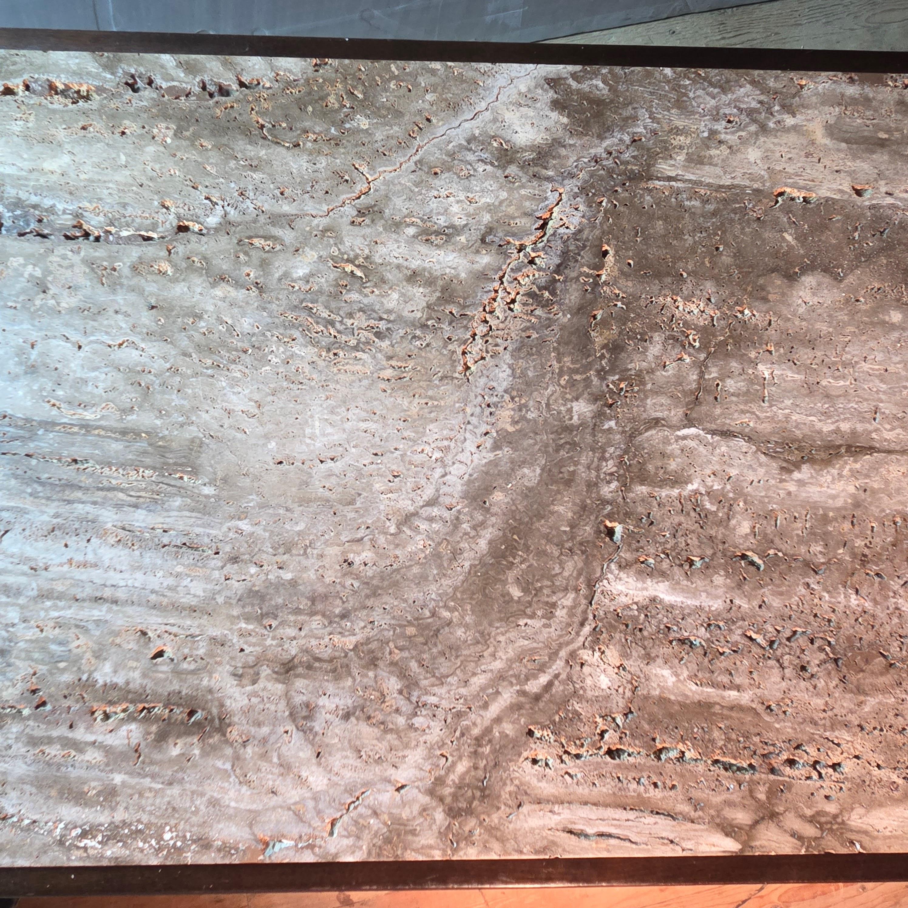 Table basse à trois tiroirs en travertin Widdicomb, 1963 en vente 3