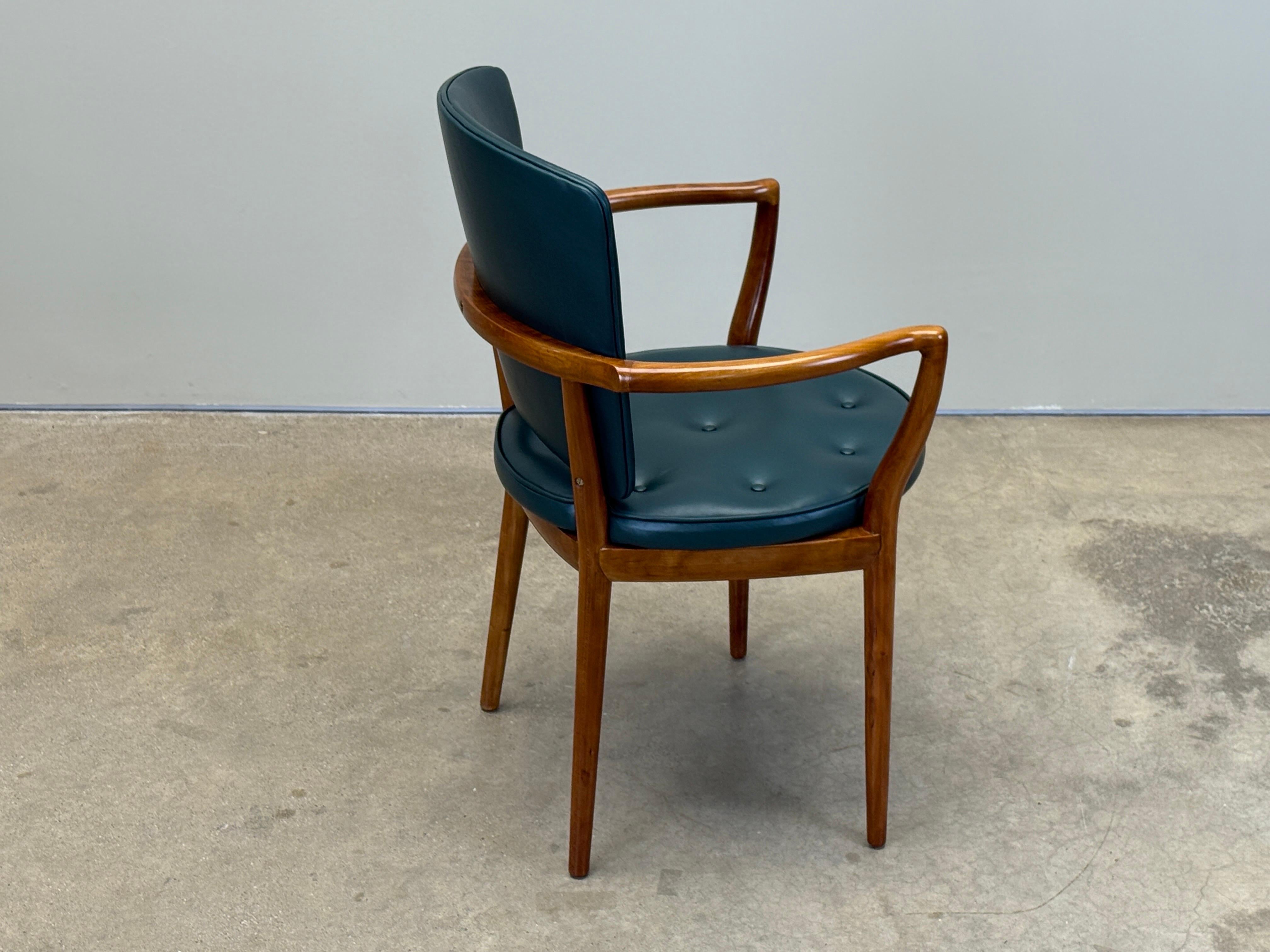 Fauteuil / chaise de bureau Widdicomb en noyer en vente 7