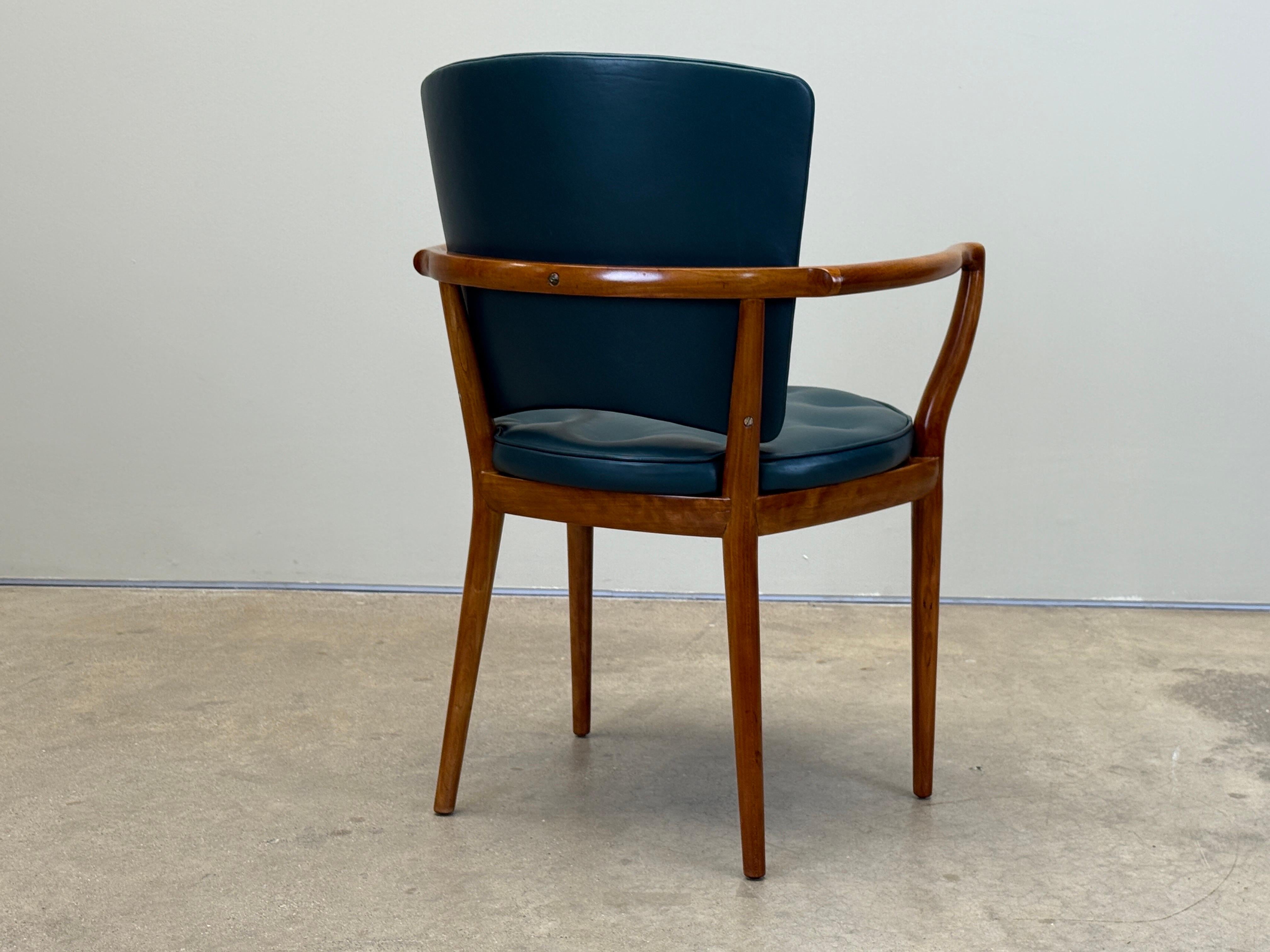 Fauteuil / chaise de bureau Widdicomb en noyer en vente 8