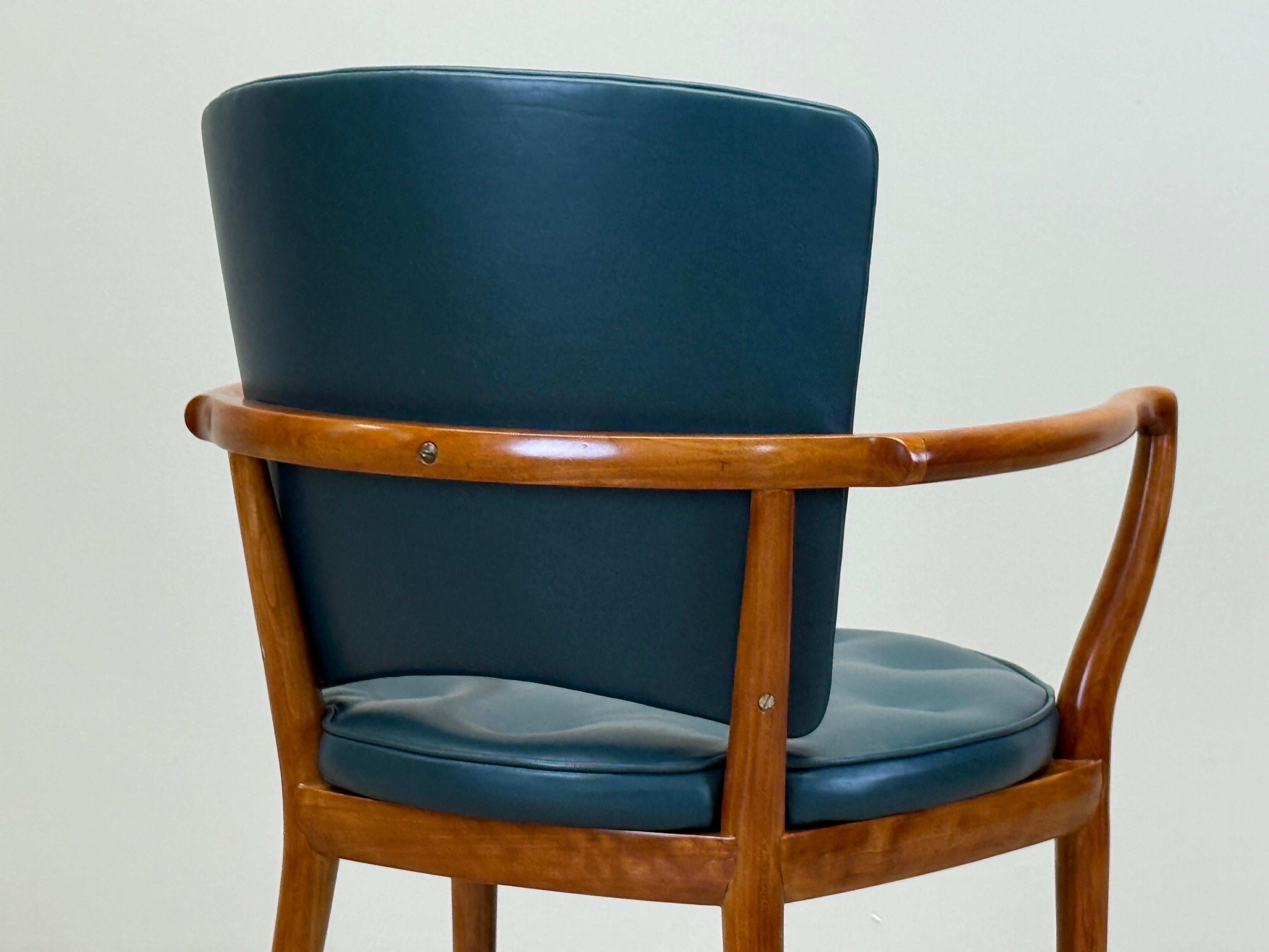 Fauteuil / chaise de bureau Widdicomb en noyer en vente 10