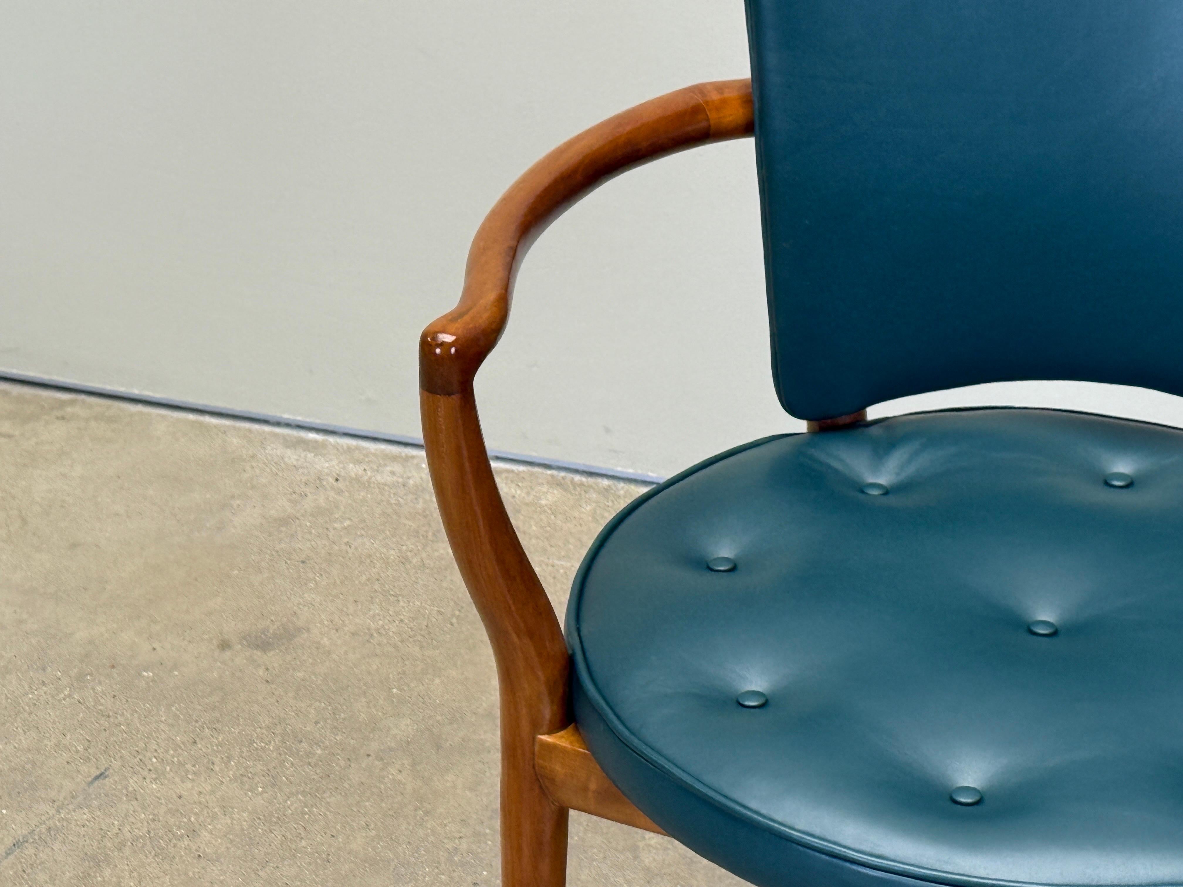 Milieu du XXe siècle Fauteuil / chaise de bureau Widdicomb en noyer en vente